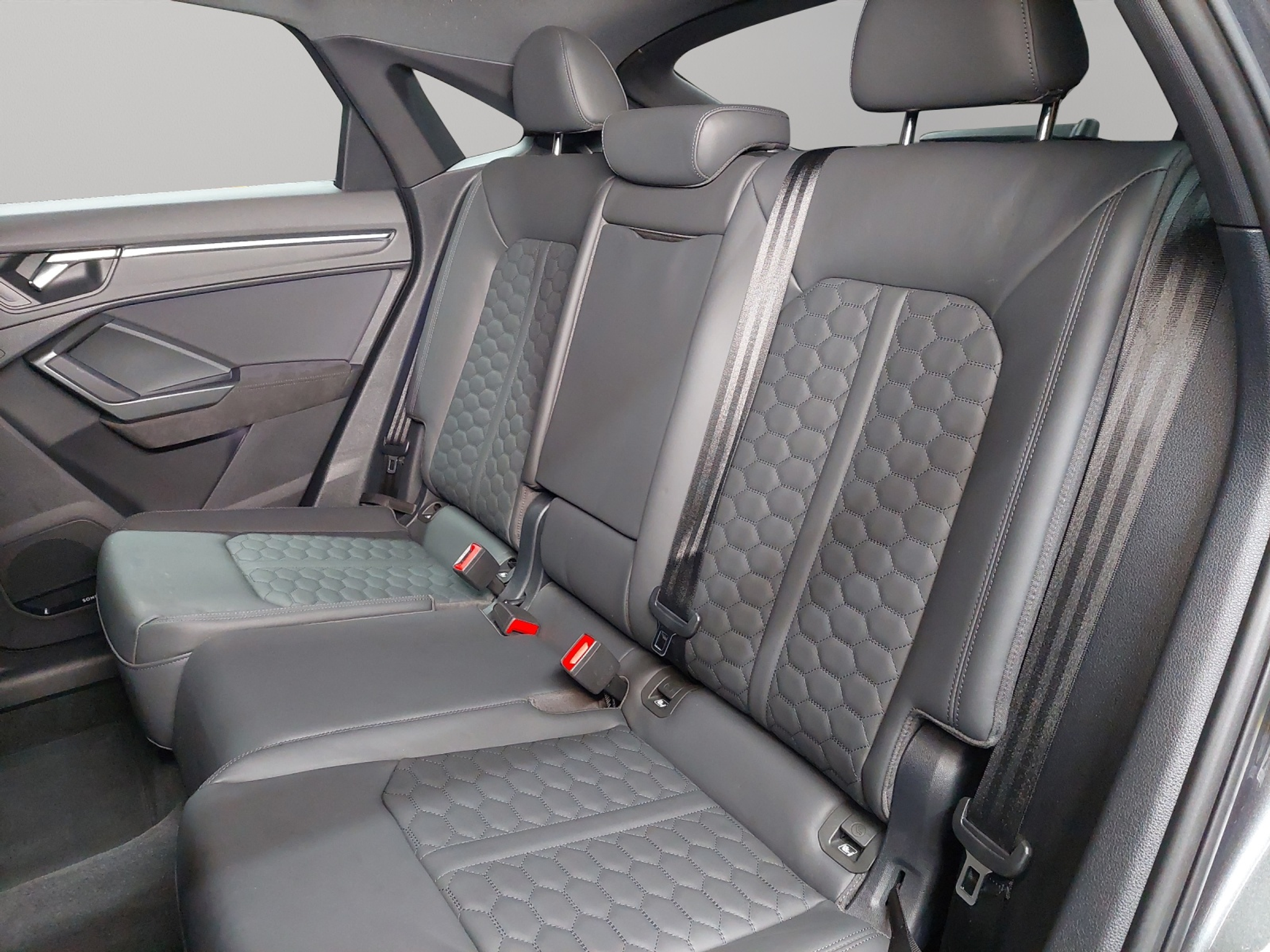 listing desktop thumbnail image 7