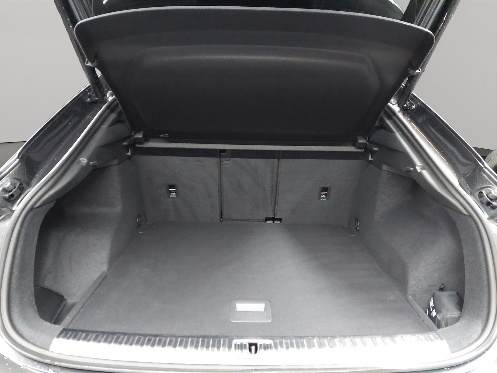 listing desktop thumbnail image 10