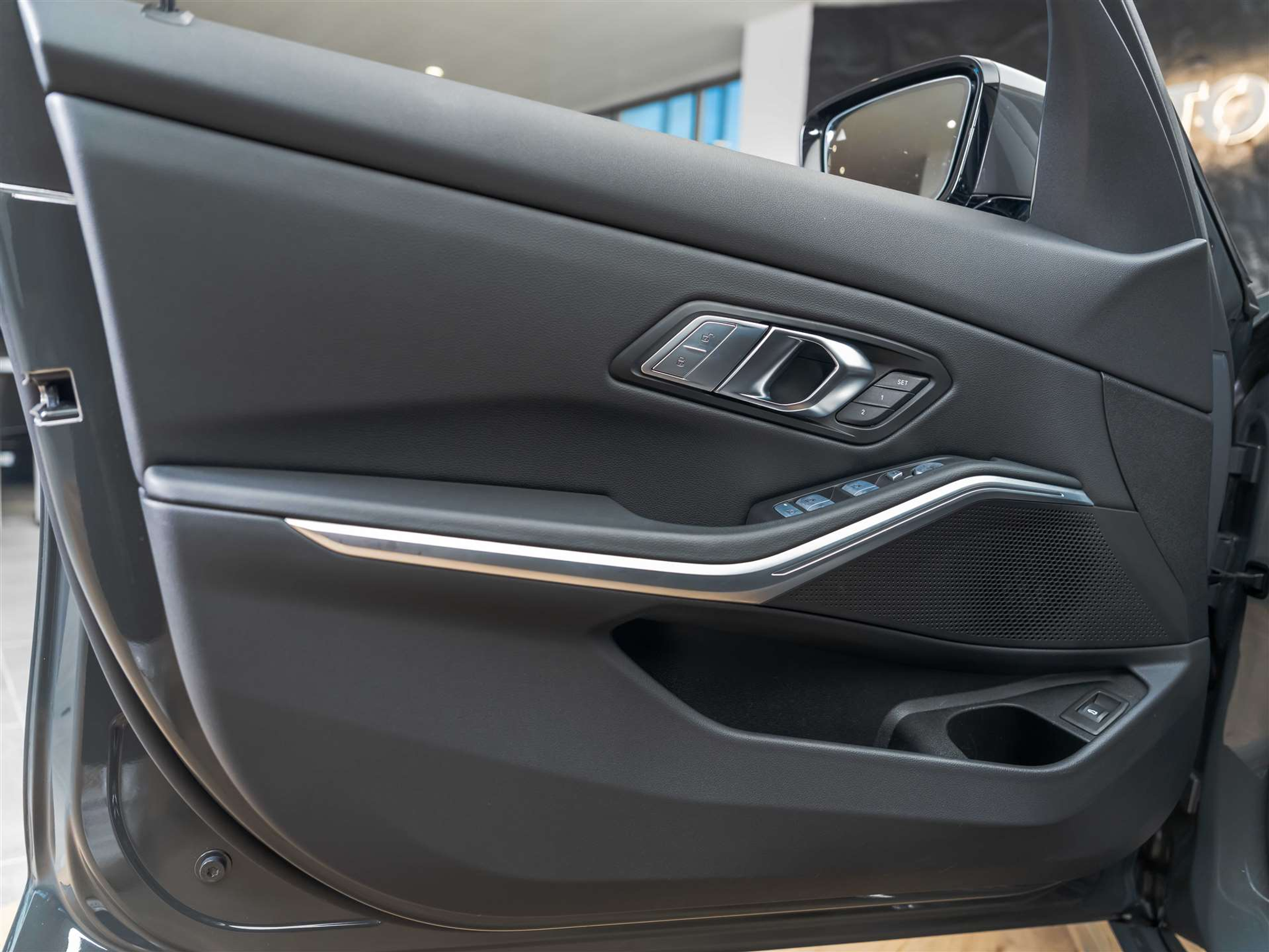 listing desktop thumbnail image 19