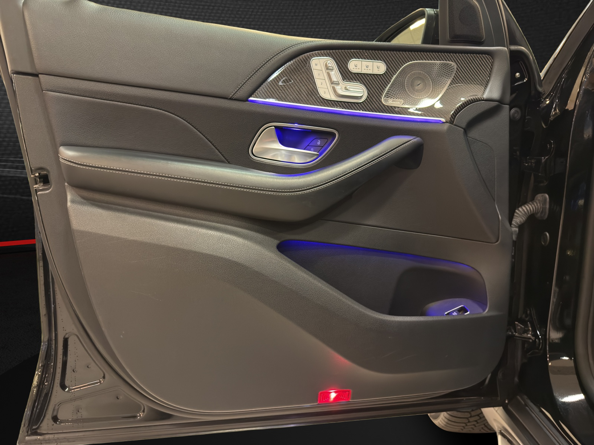 listing desktop thumbnail image 7