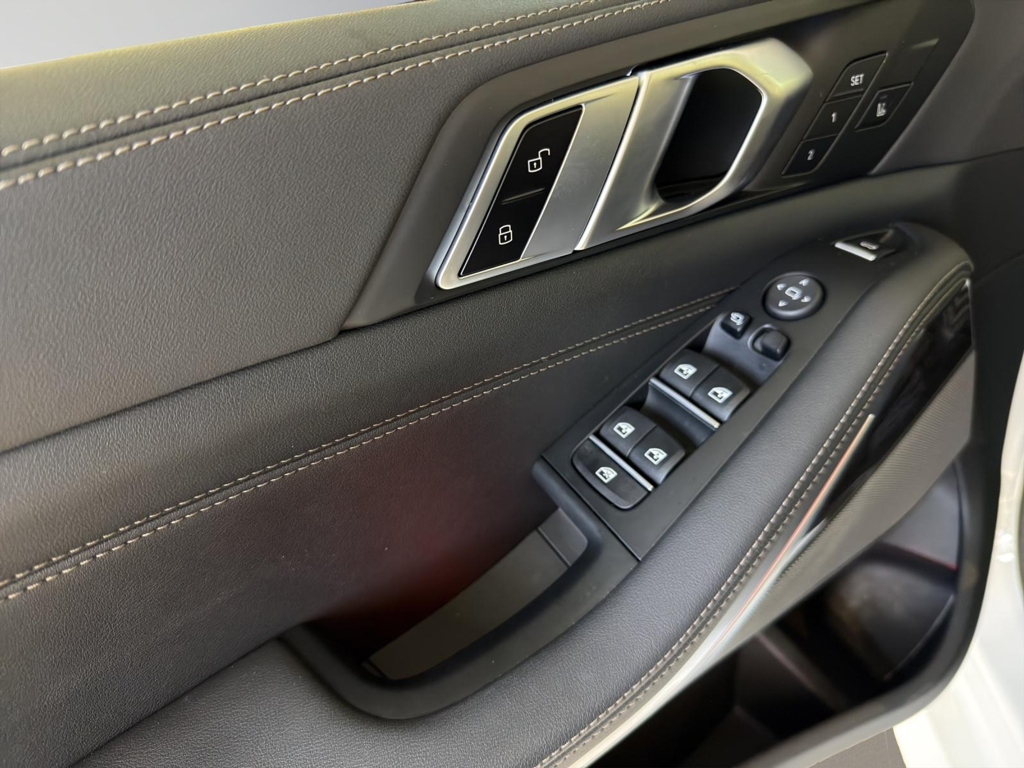 listing desktop thumbnail image 14