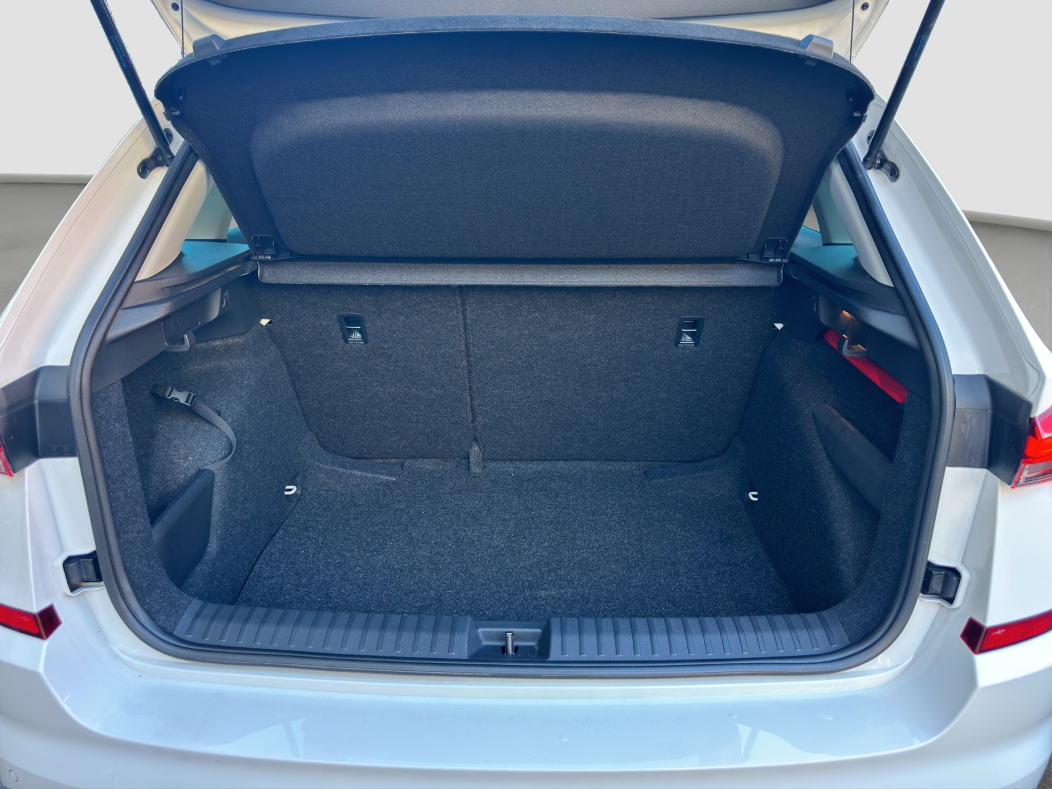 listing desktop thumbnail image 9