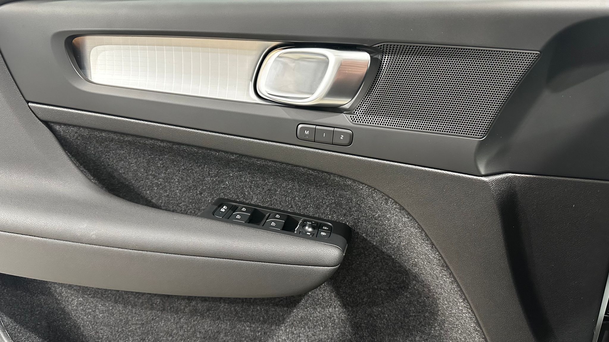 listing desktop thumbnail image 10