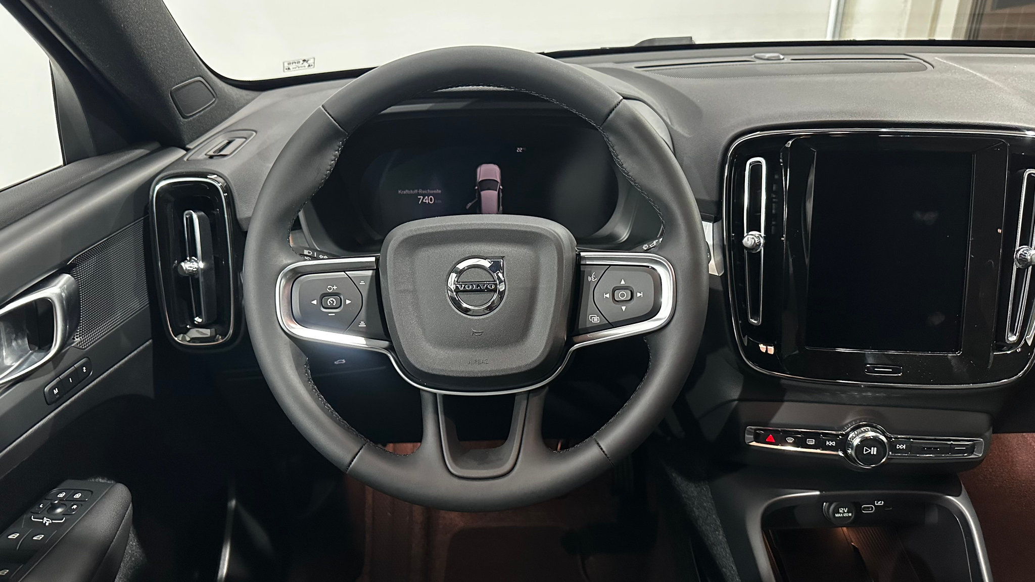 listing desktop thumbnail image 12