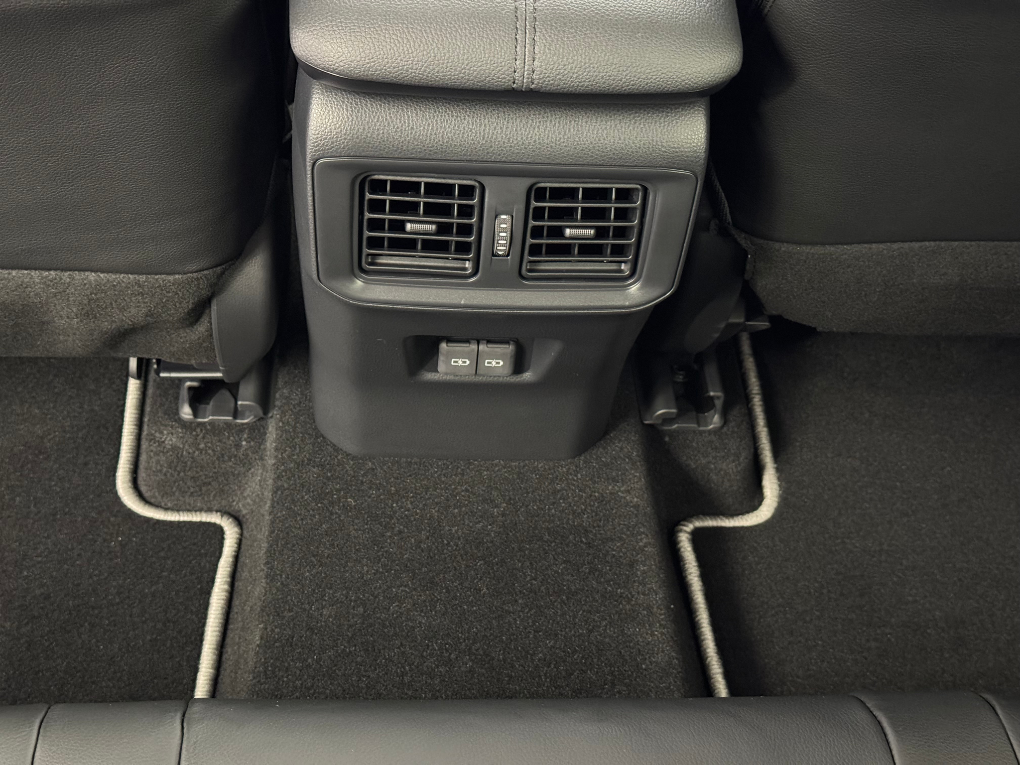 listing desktop thumbnail image 13