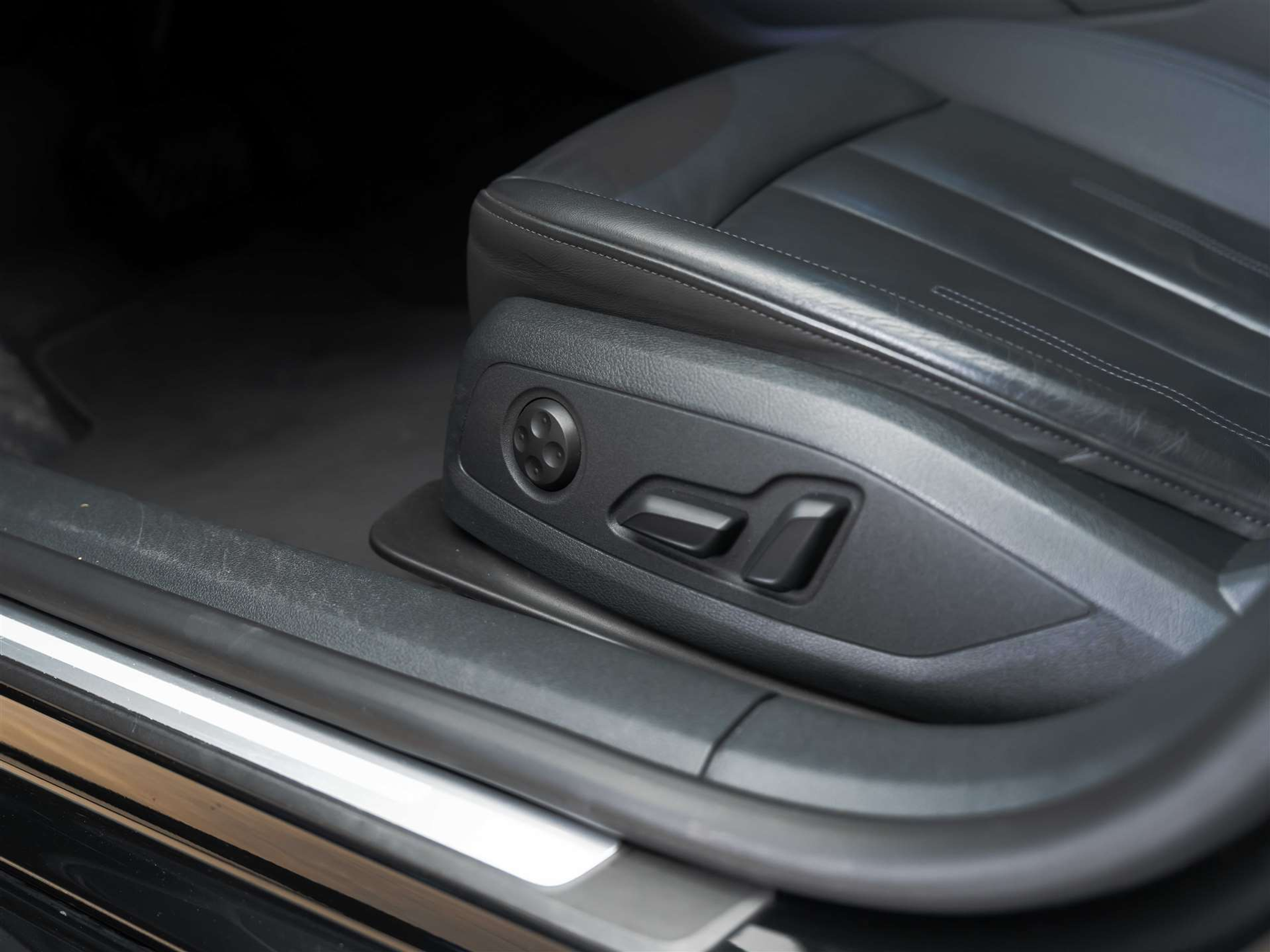 listing desktop thumbnail image 23