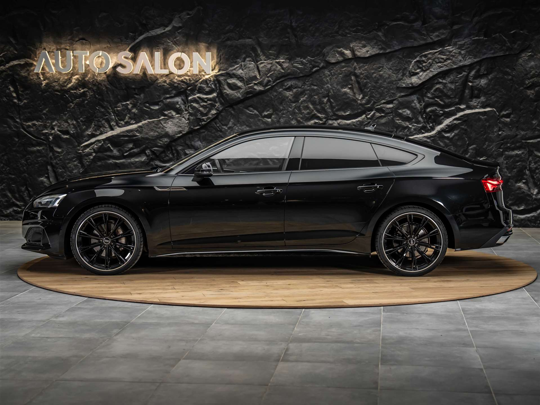 listing desktop thumbnail image 1