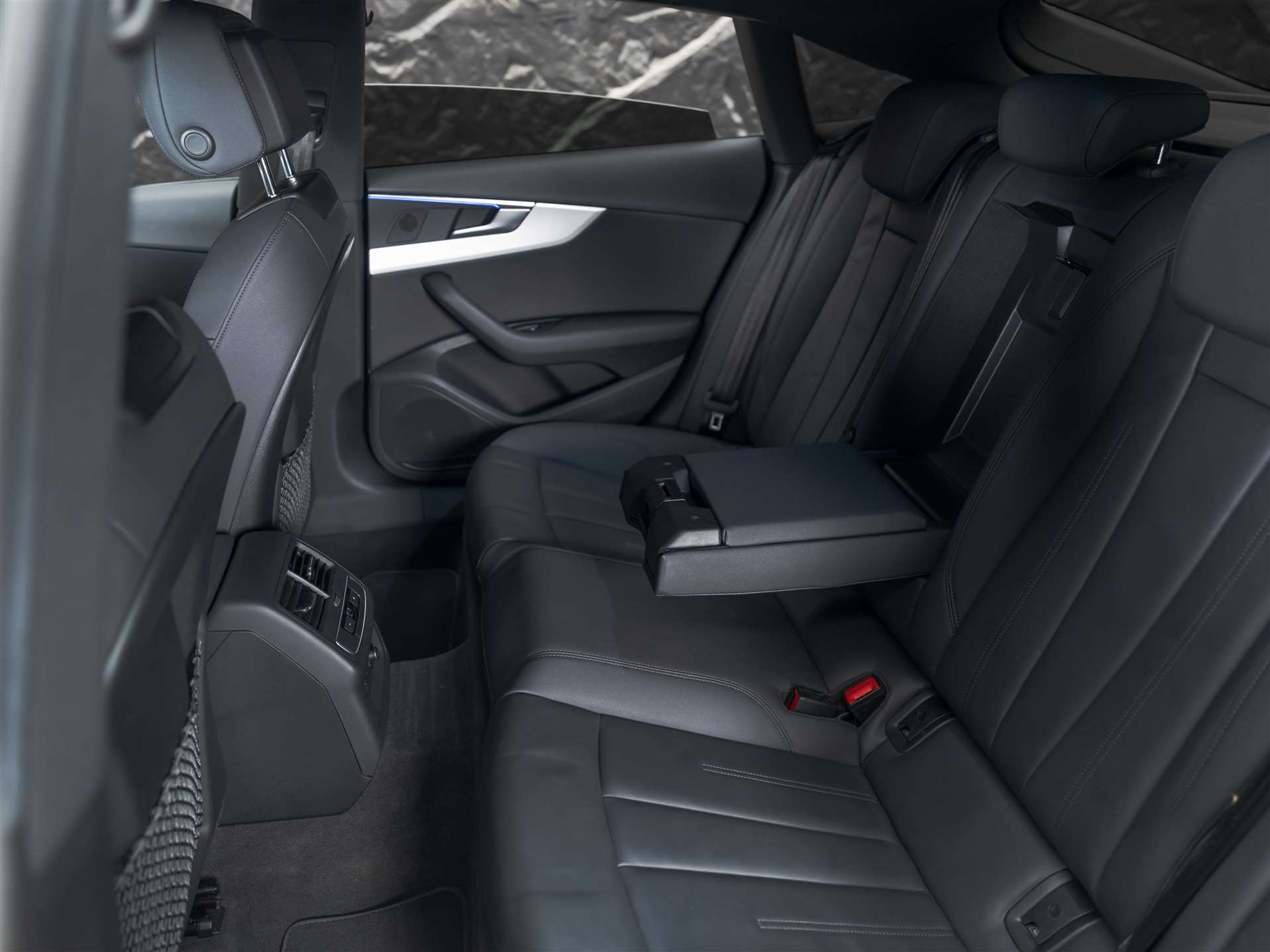 listing desktop thumbnail image 12