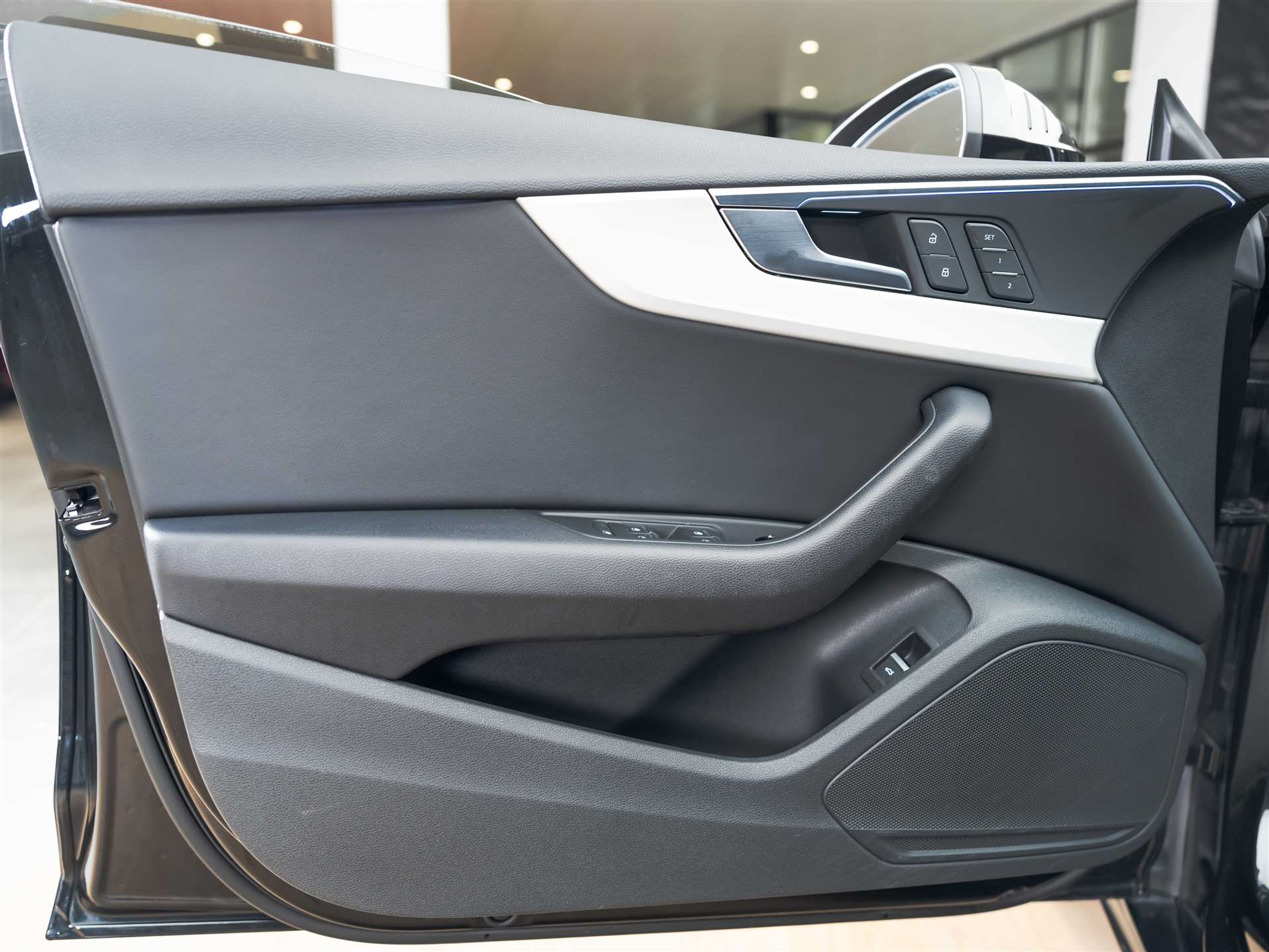 listing desktop thumbnail image 20