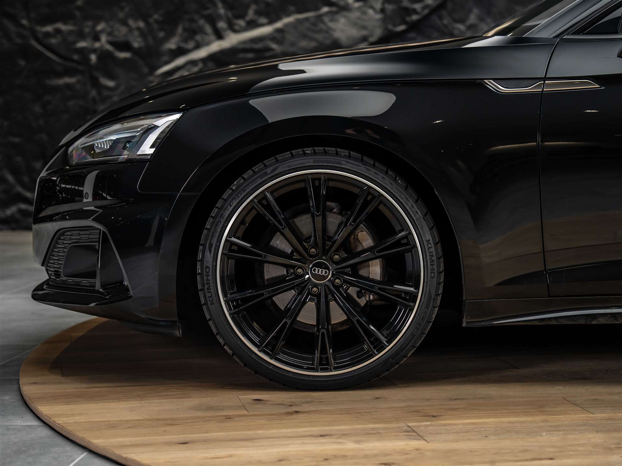 listing desktop thumbnail image 16