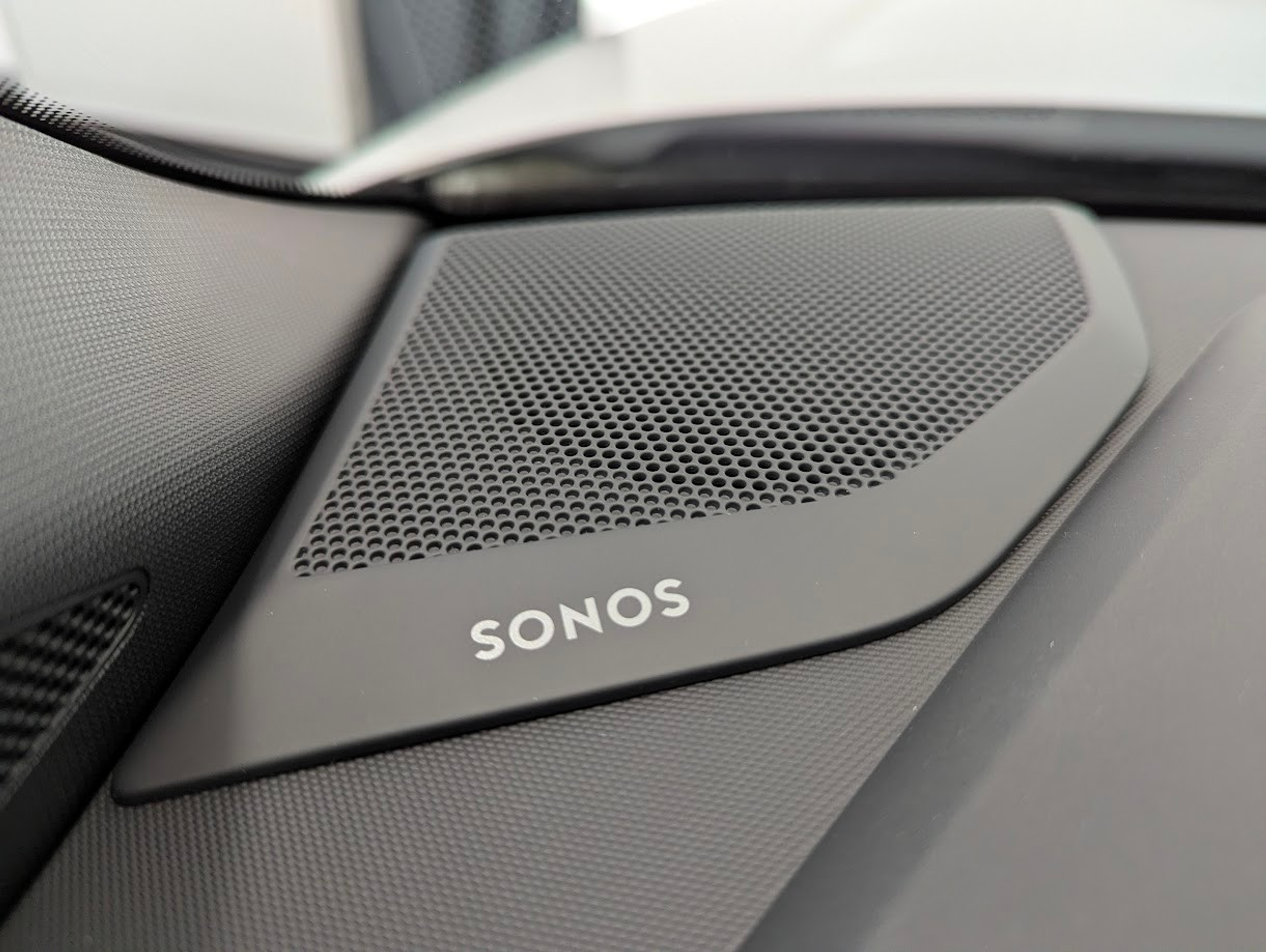 listing desktop thumbnail image 9