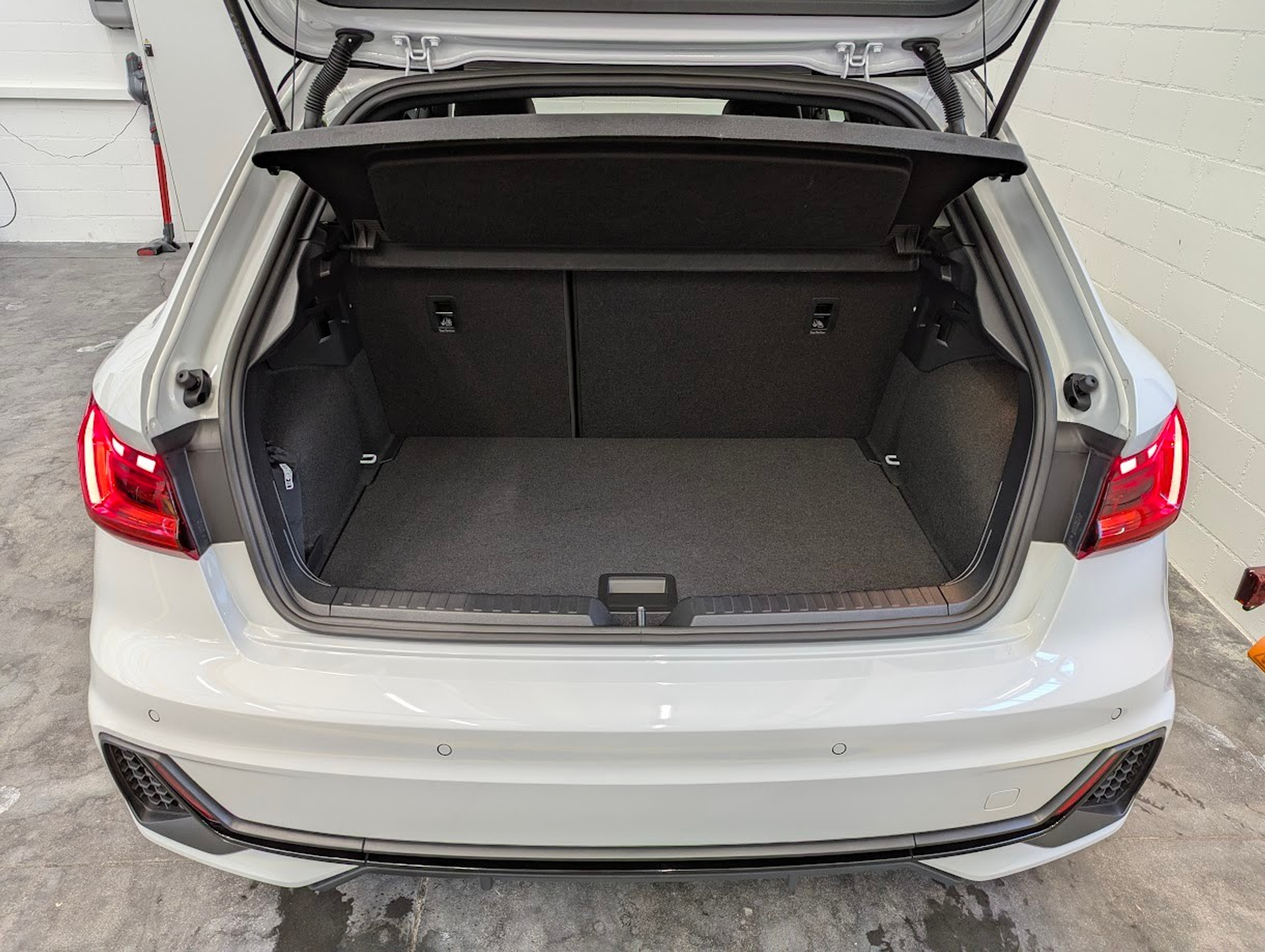 listing desktop thumbnail image 29