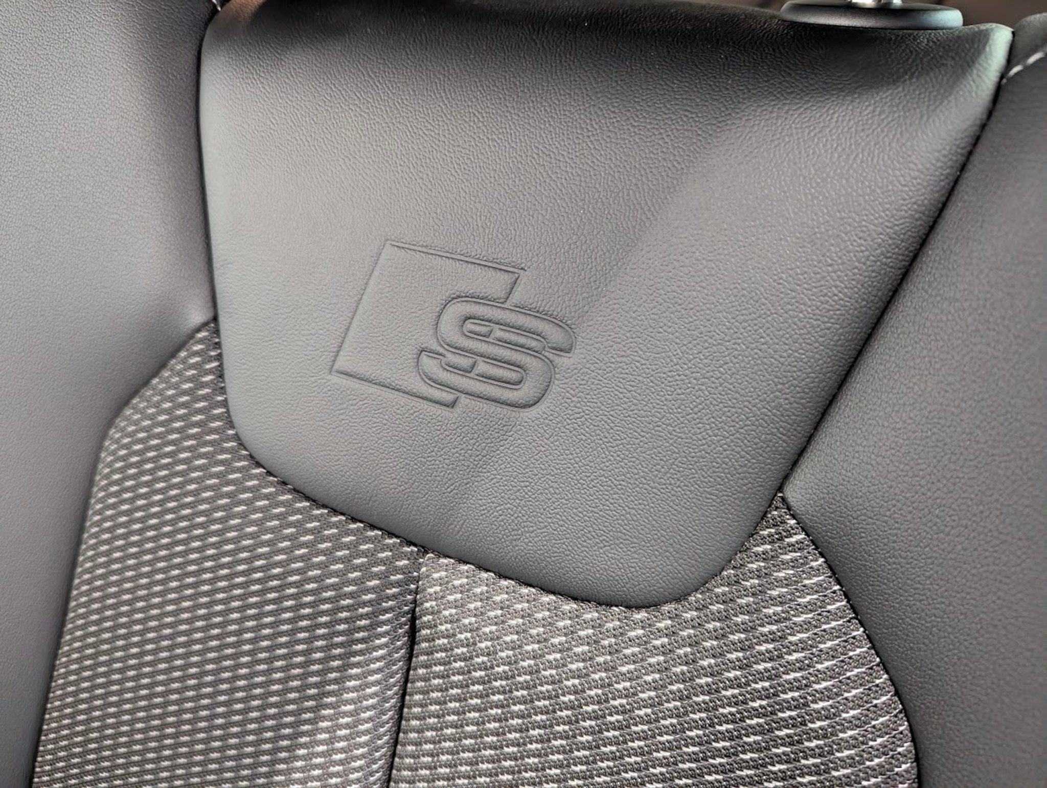 listing desktop thumbnail image 6