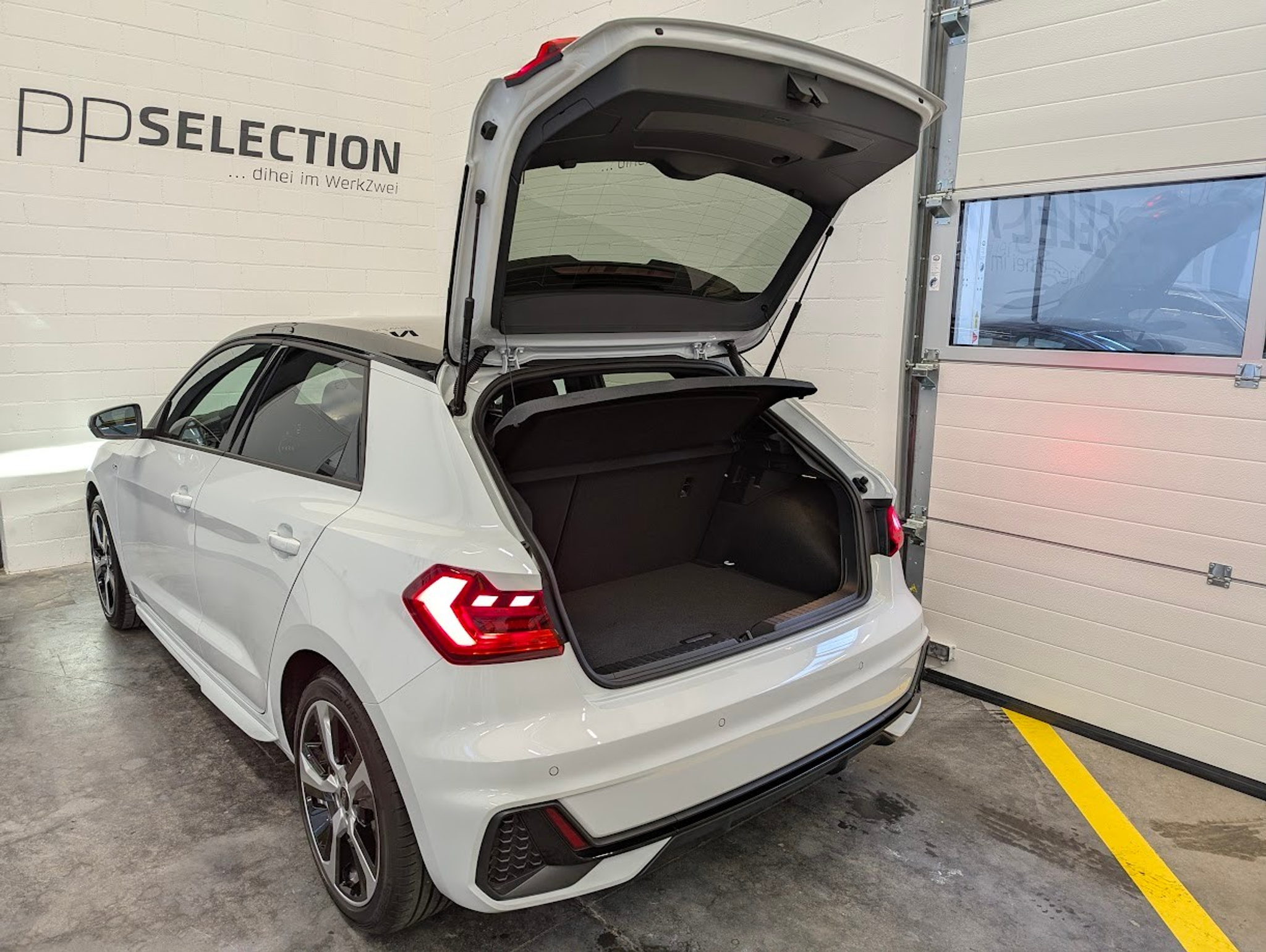 listing desktop thumbnail image 28