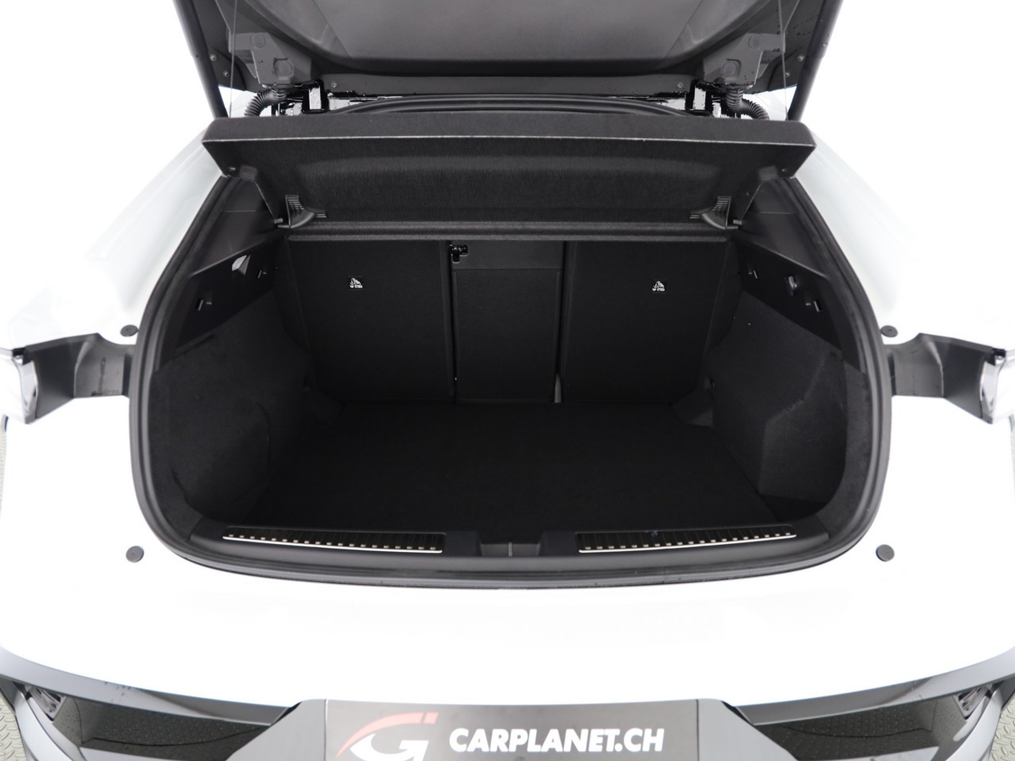 listing desktop thumbnail image 8