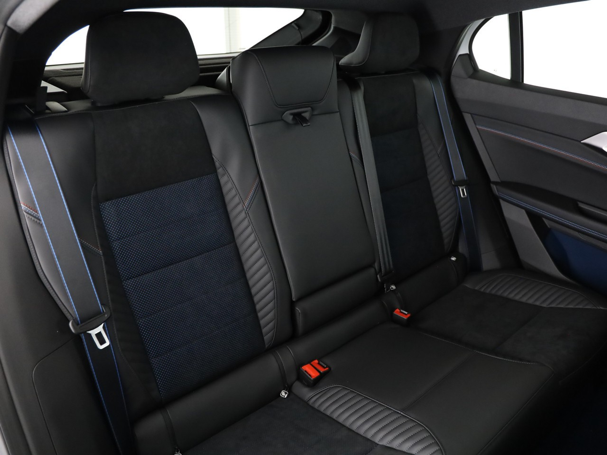 listing desktop thumbnail image 7