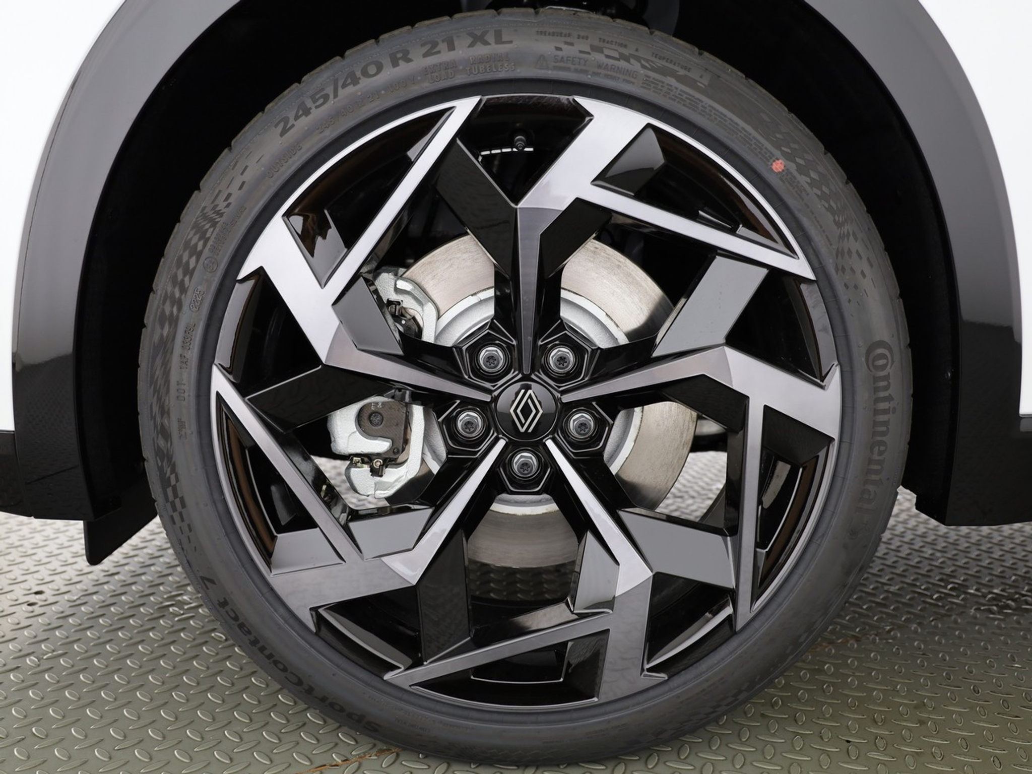 listing desktop thumbnail image 3