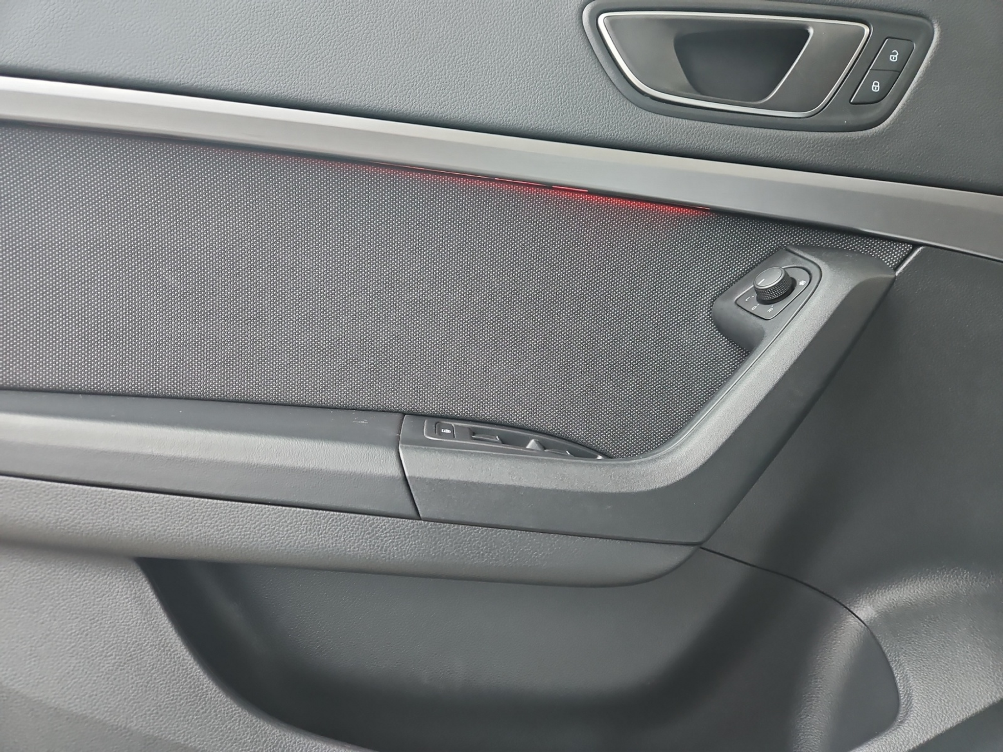 listing desktop thumbnail image 7