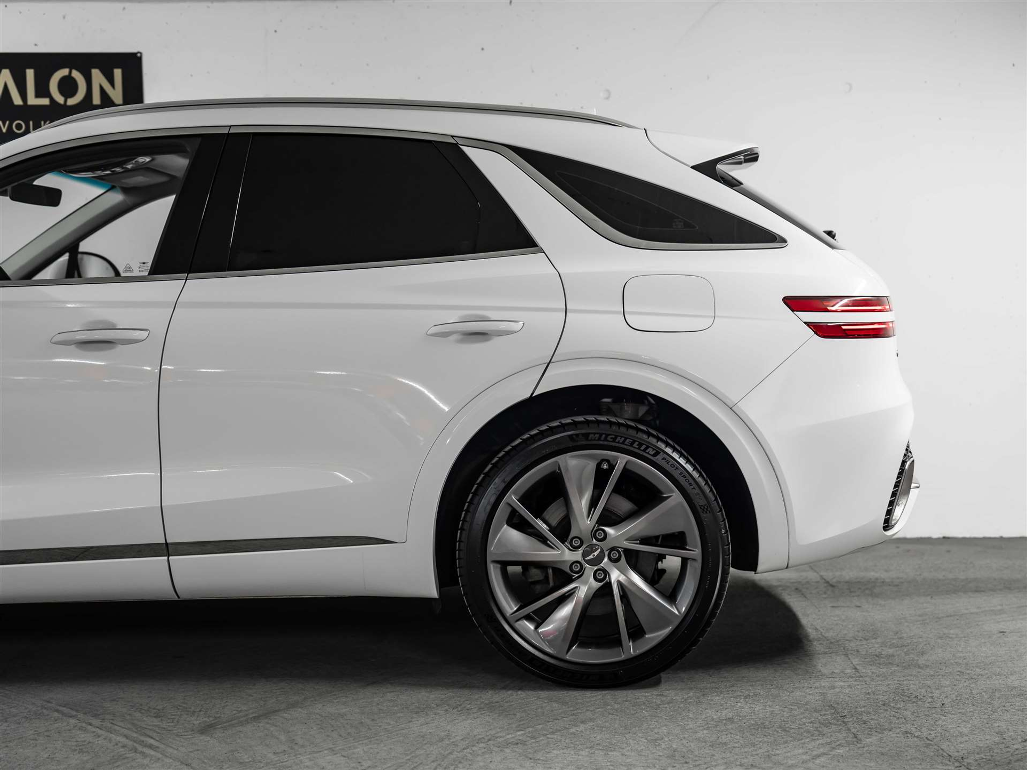 listing desktop thumbnail image 22