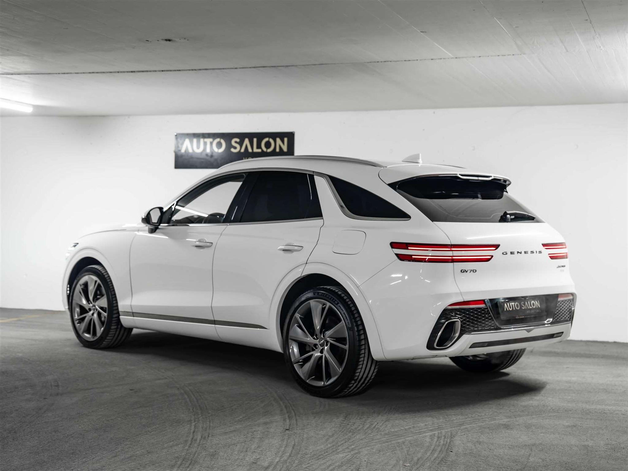 listing desktop thumbnail image 2