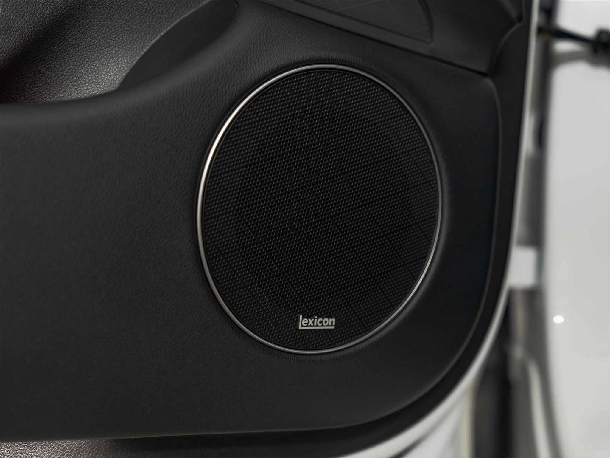 listing desktop thumbnail image 26