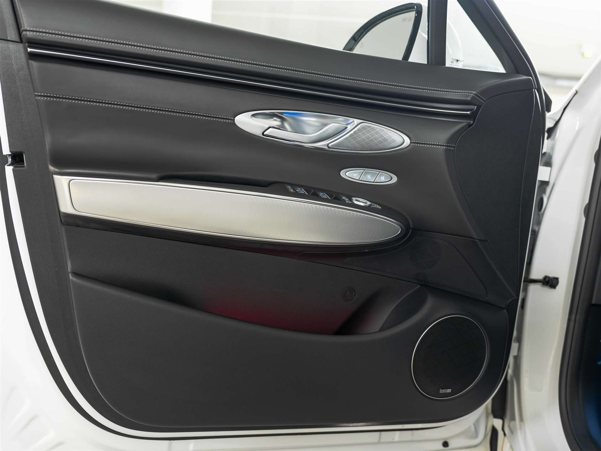 listing desktop thumbnail image 24