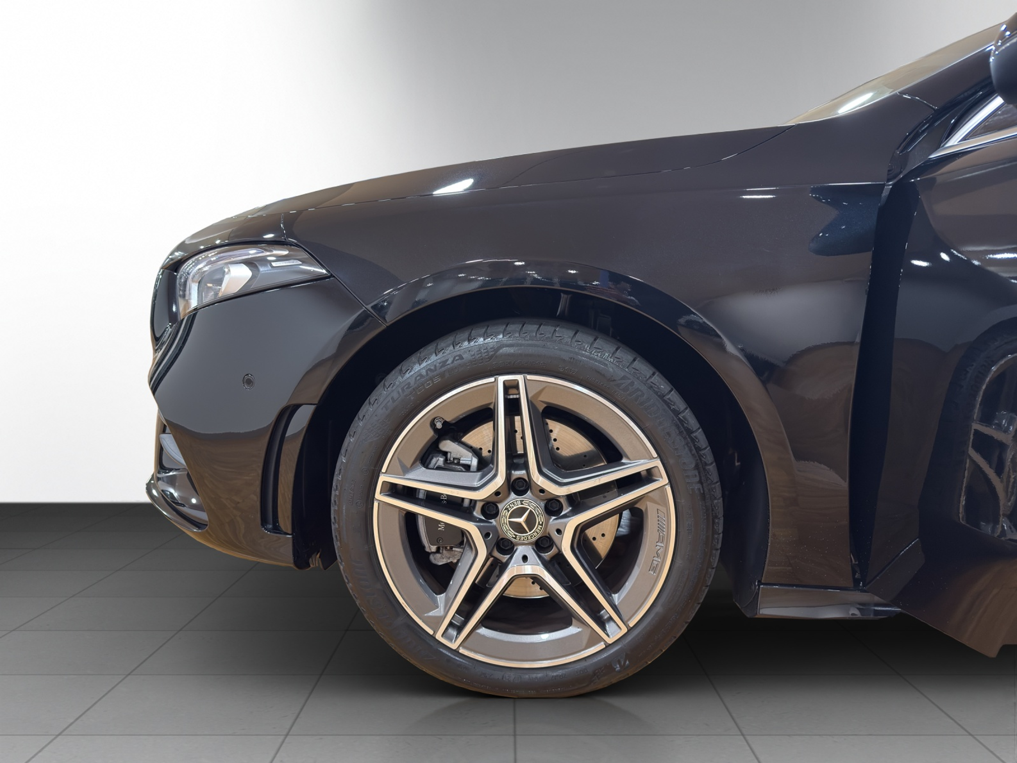 listing desktop thumbnail image 6