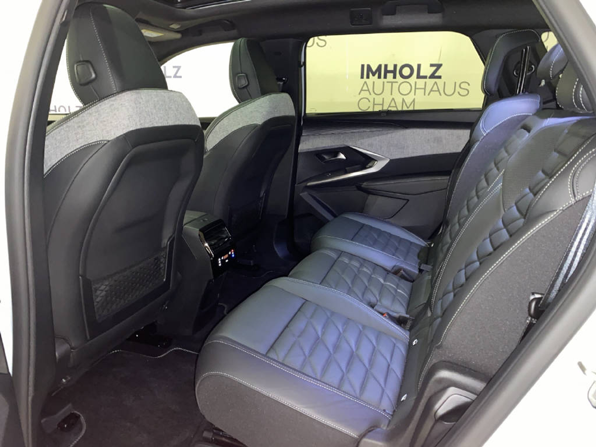 listing desktop thumbnail image 14