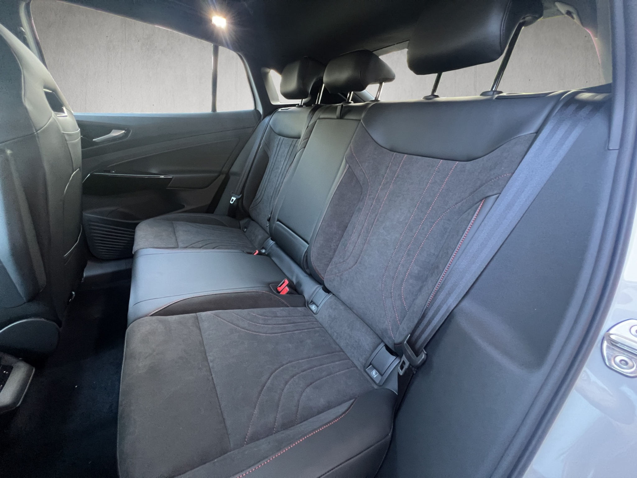 listing desktop thumbnail image 5