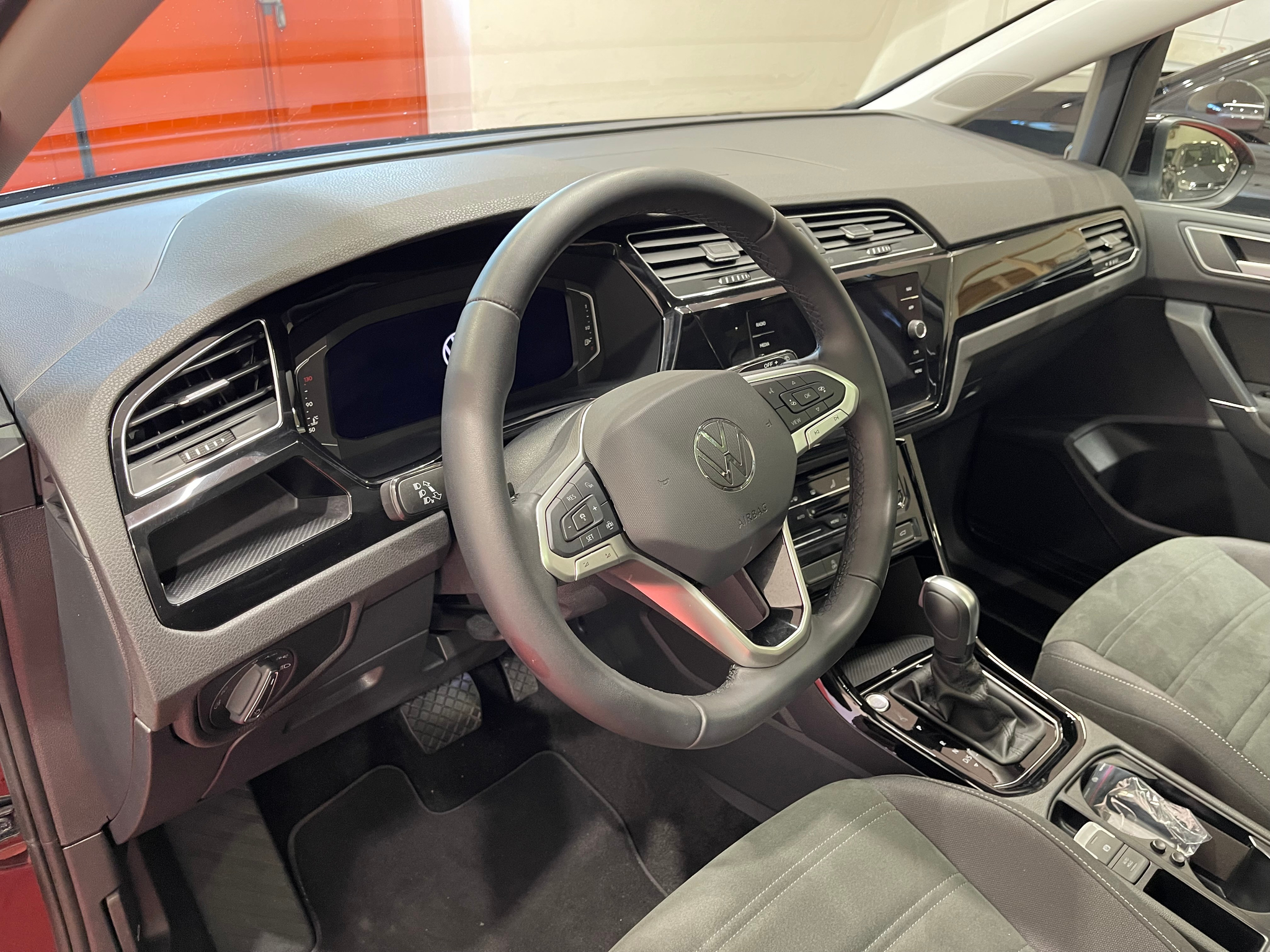 listing desktop thumbnail image 10