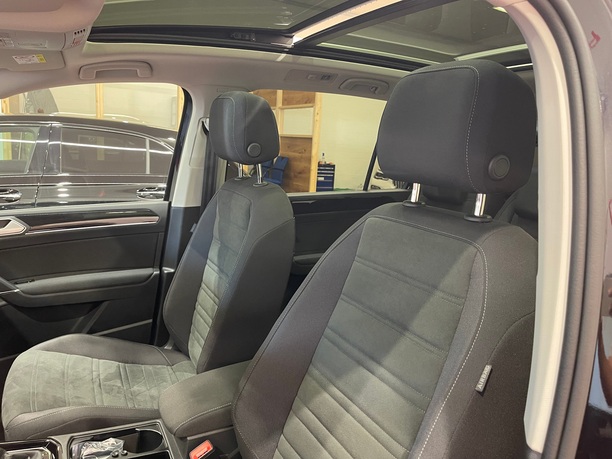 listing desktop thumbnail image 9