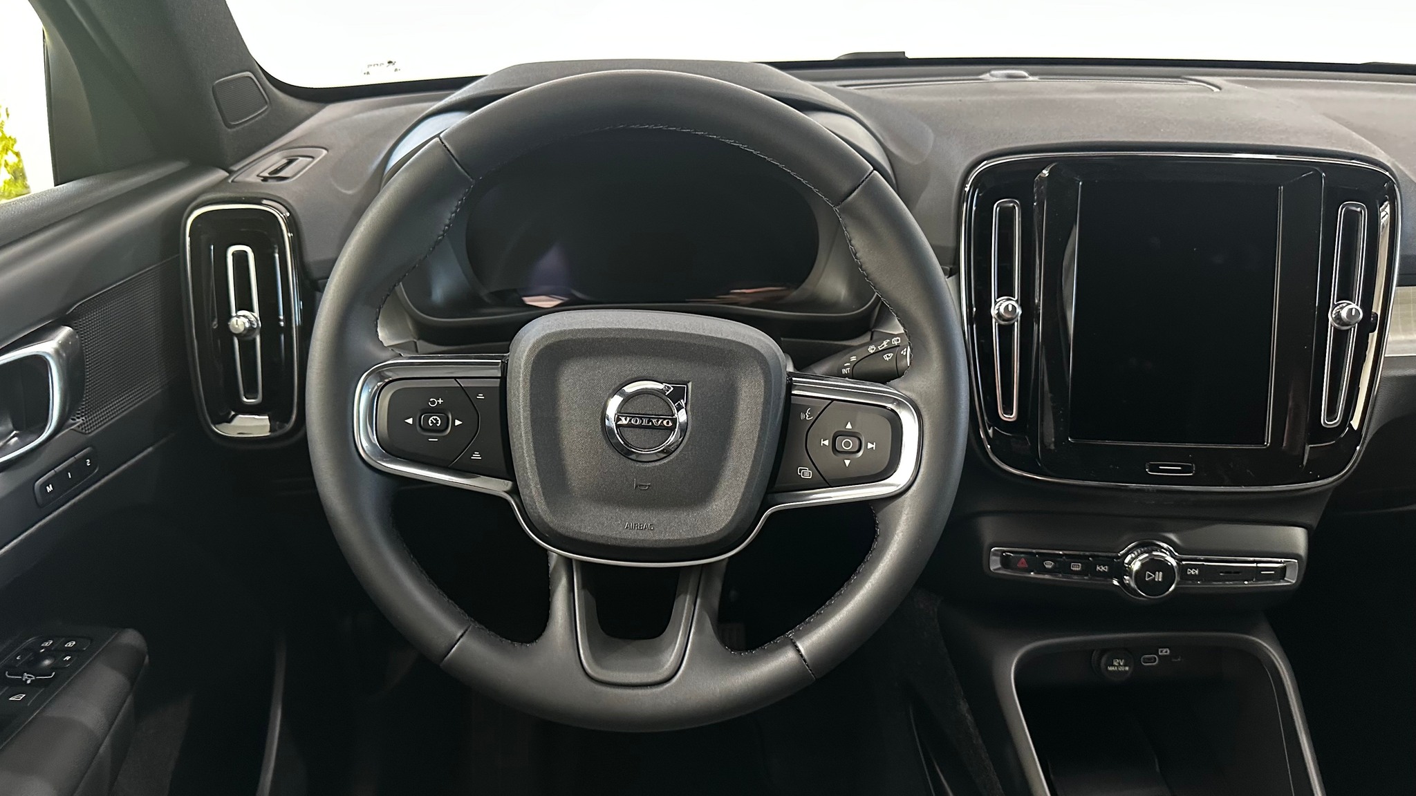 listing desktop thumbnail image 12