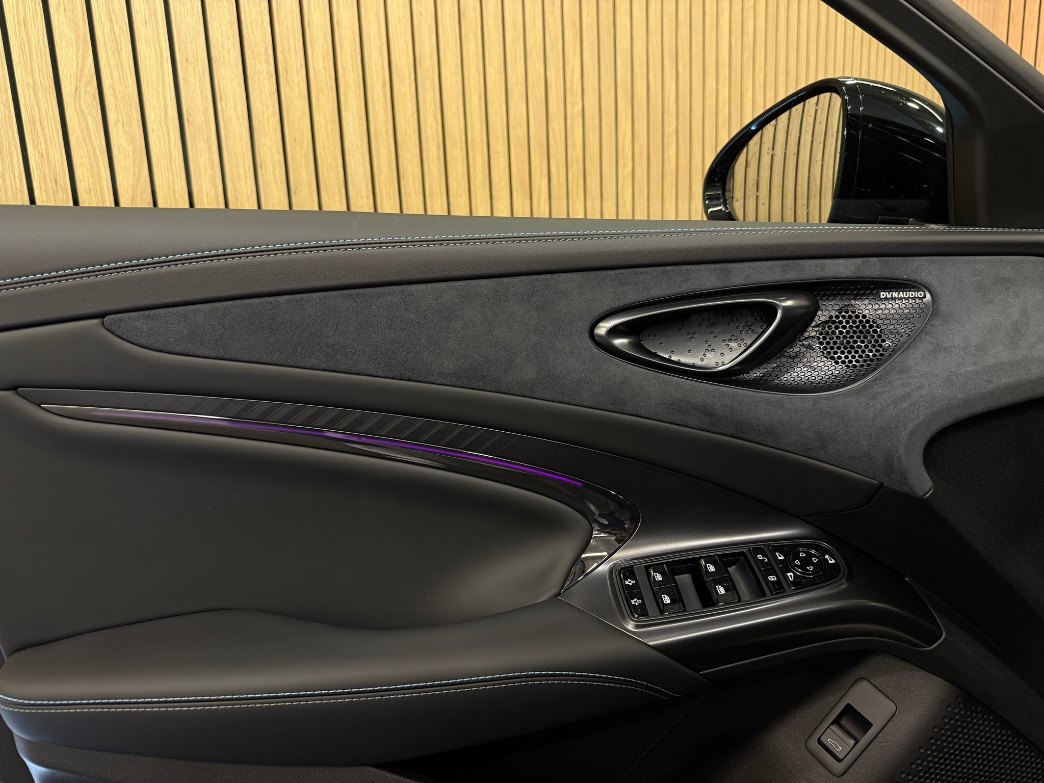 listing desktop thumbnail image 8