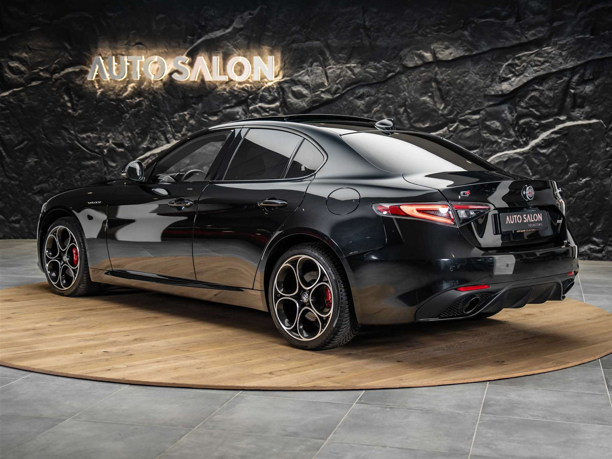 listing desktop thumbnail image 2