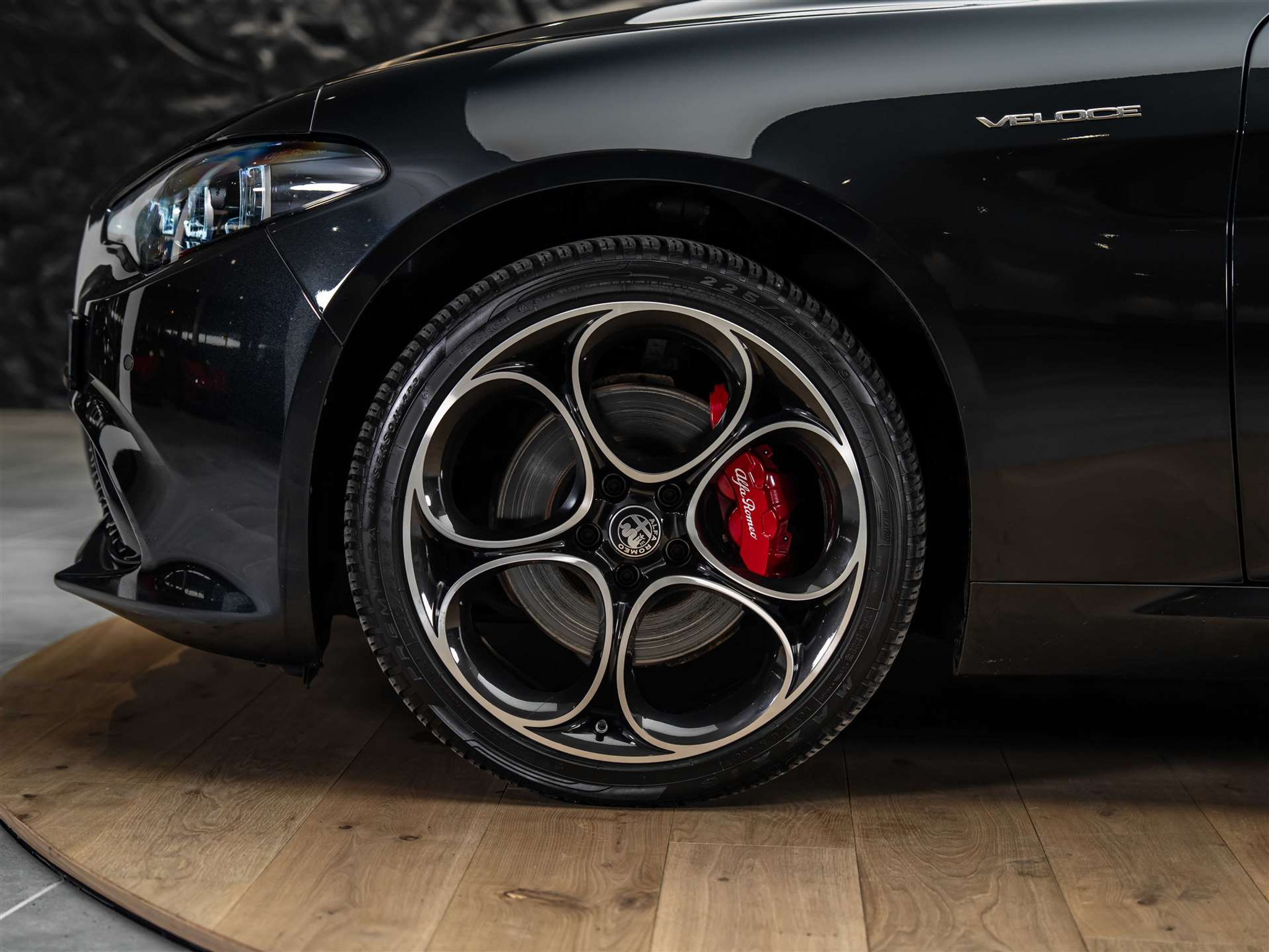 listing desktop thumbnail image 18