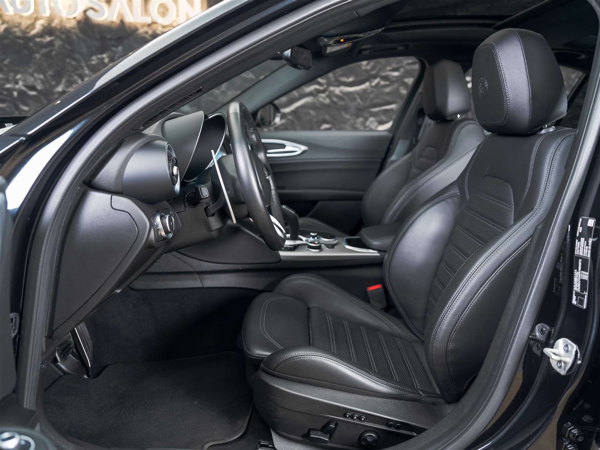 listing desktop thumbnail image 8