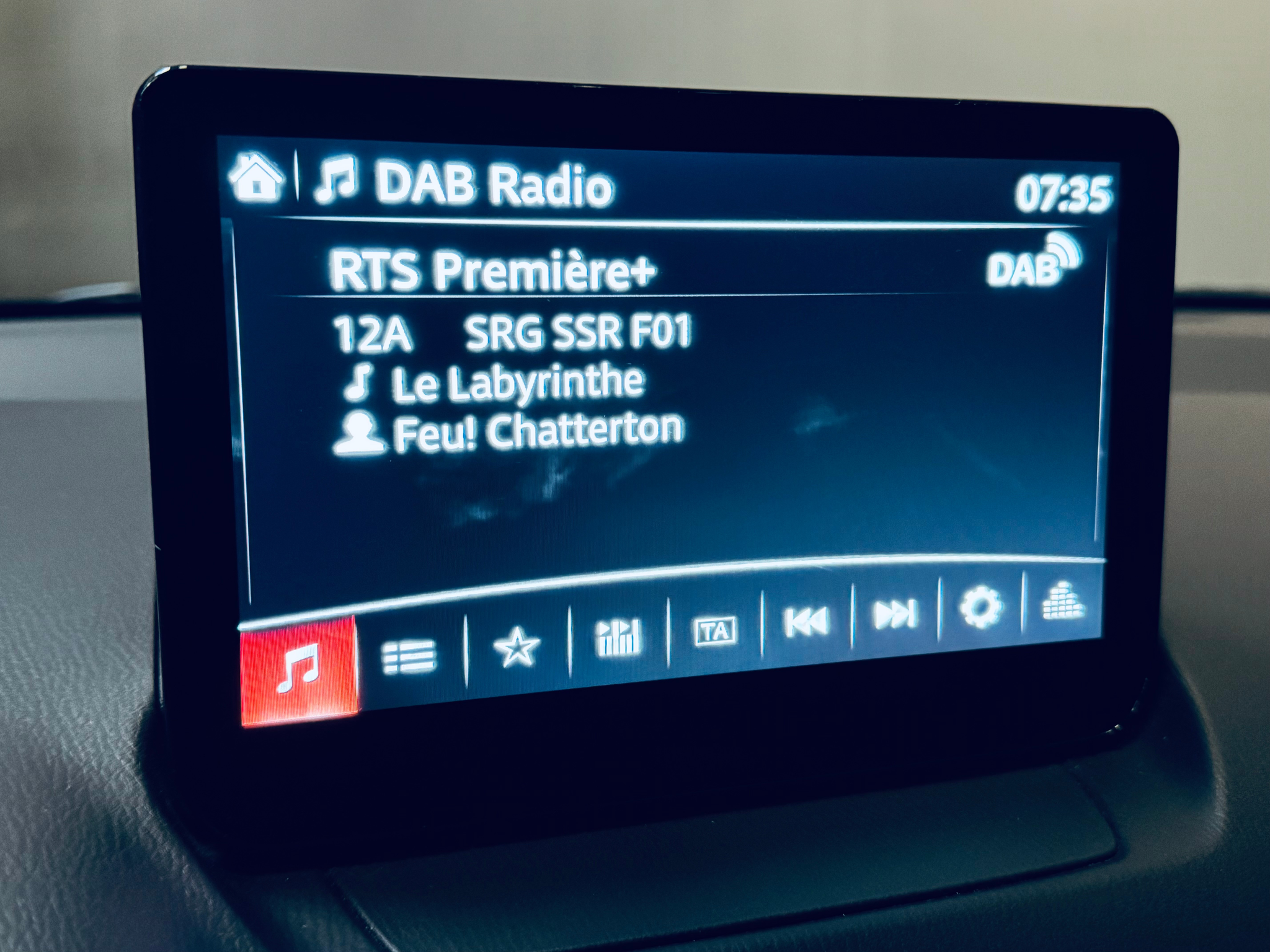 listing desktop thumbnail image 18