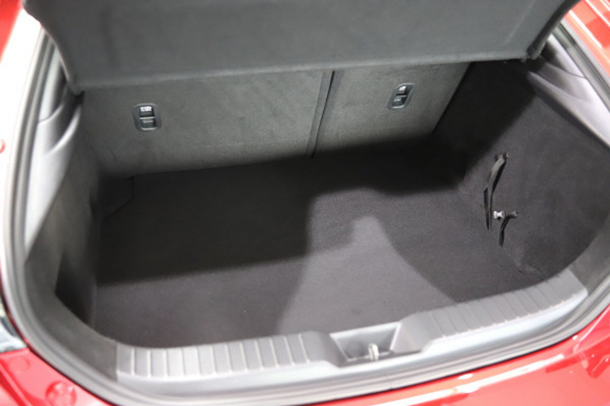 listing desktop thumbnail image 11