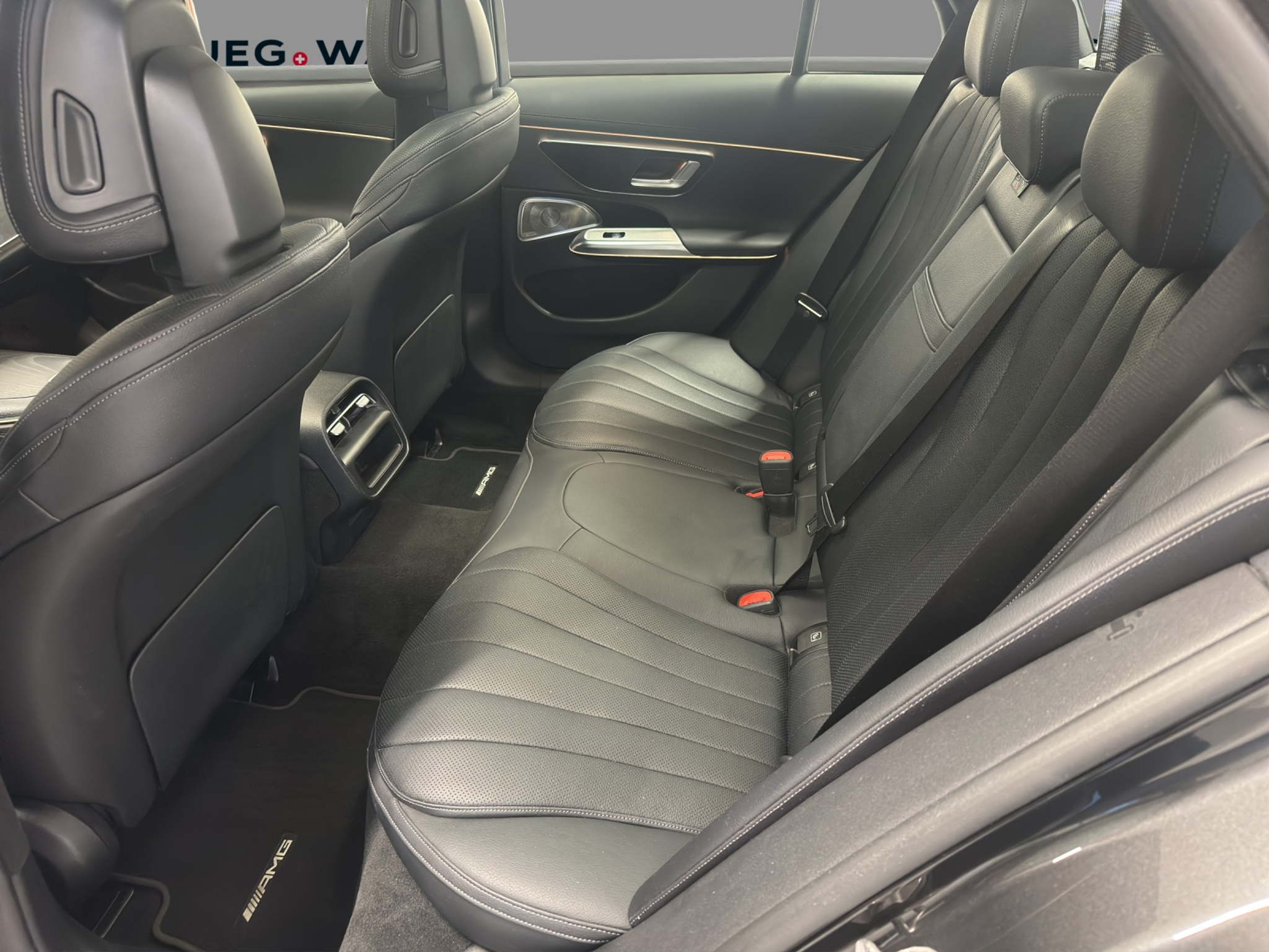 listing desktop thumbnail image 15