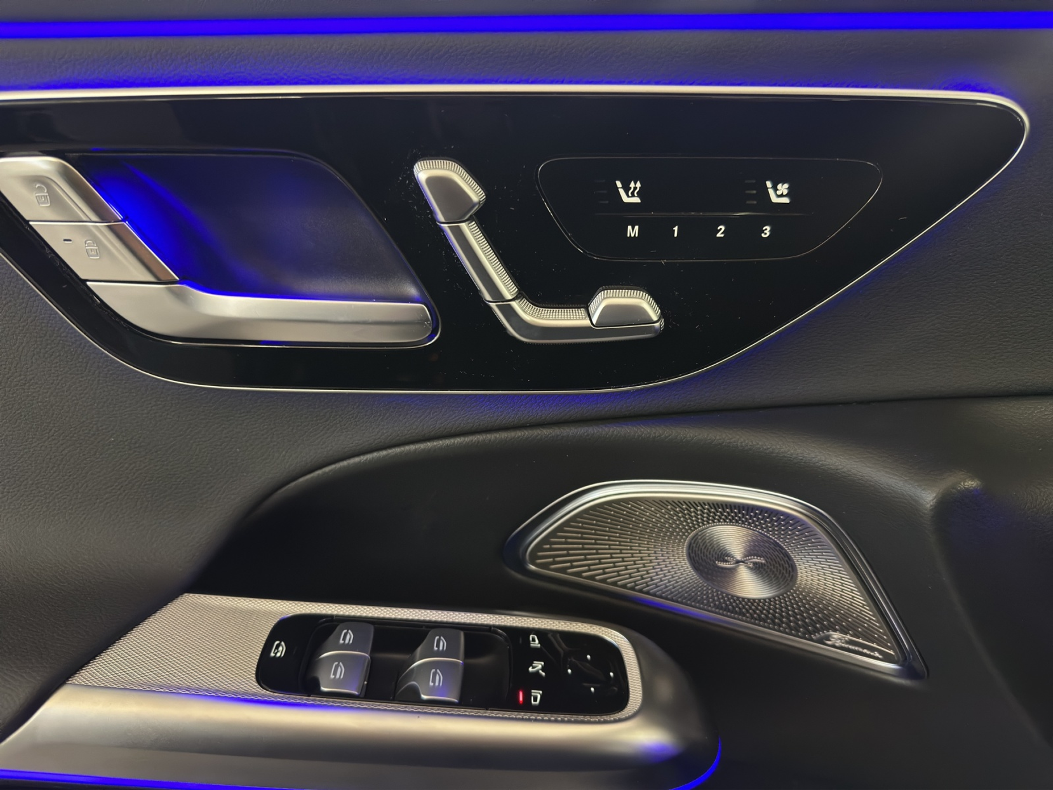 listing desktop thumbnail image 14