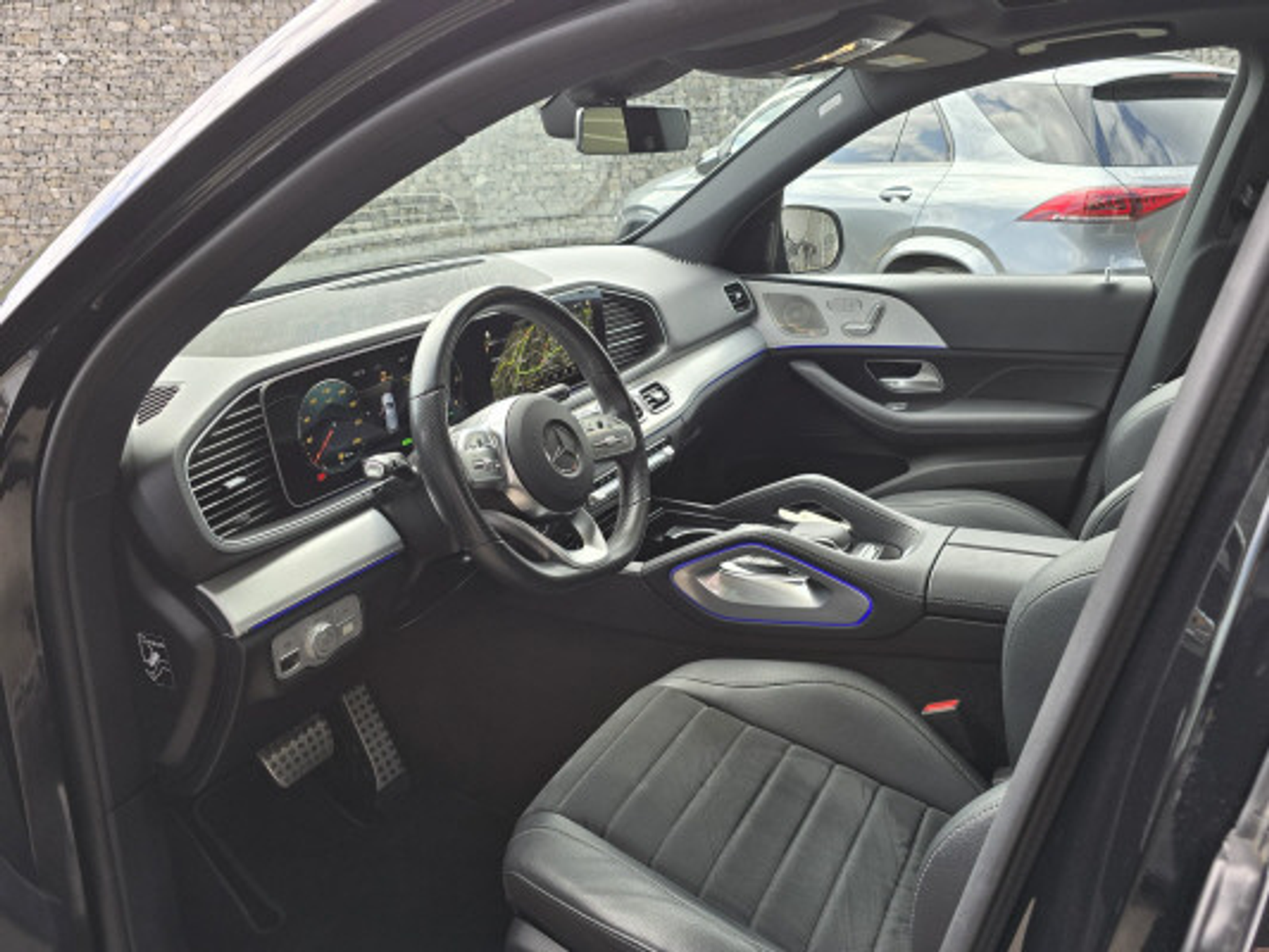 listing desktop thumbnail image 4