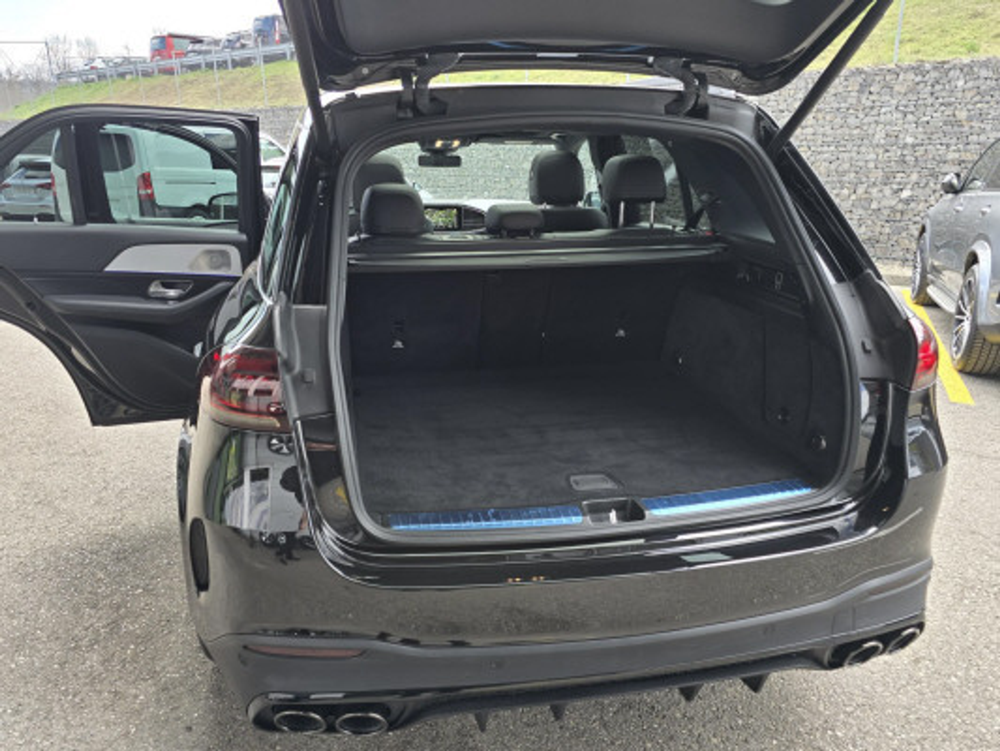 listing desktop thumbnail image 5