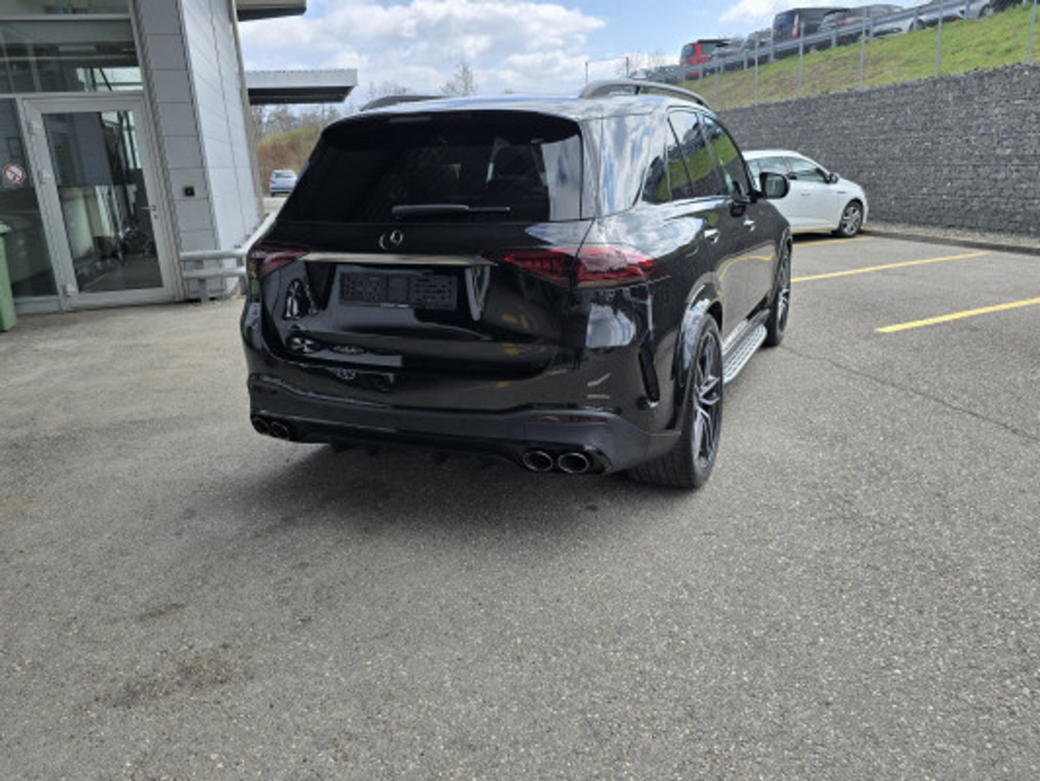 listing desktop thumbnail image 3