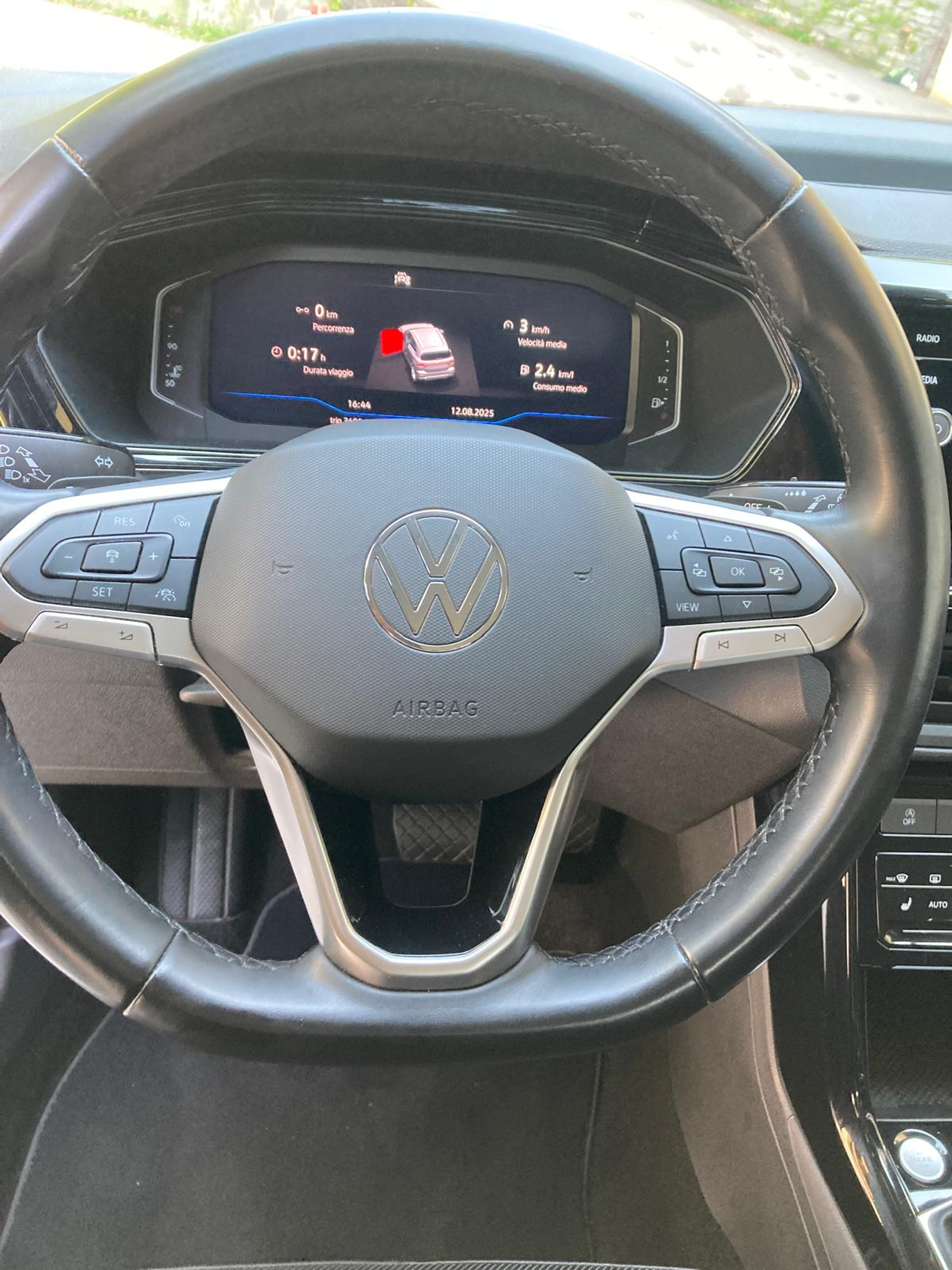 listing desktop thumbnail image 10