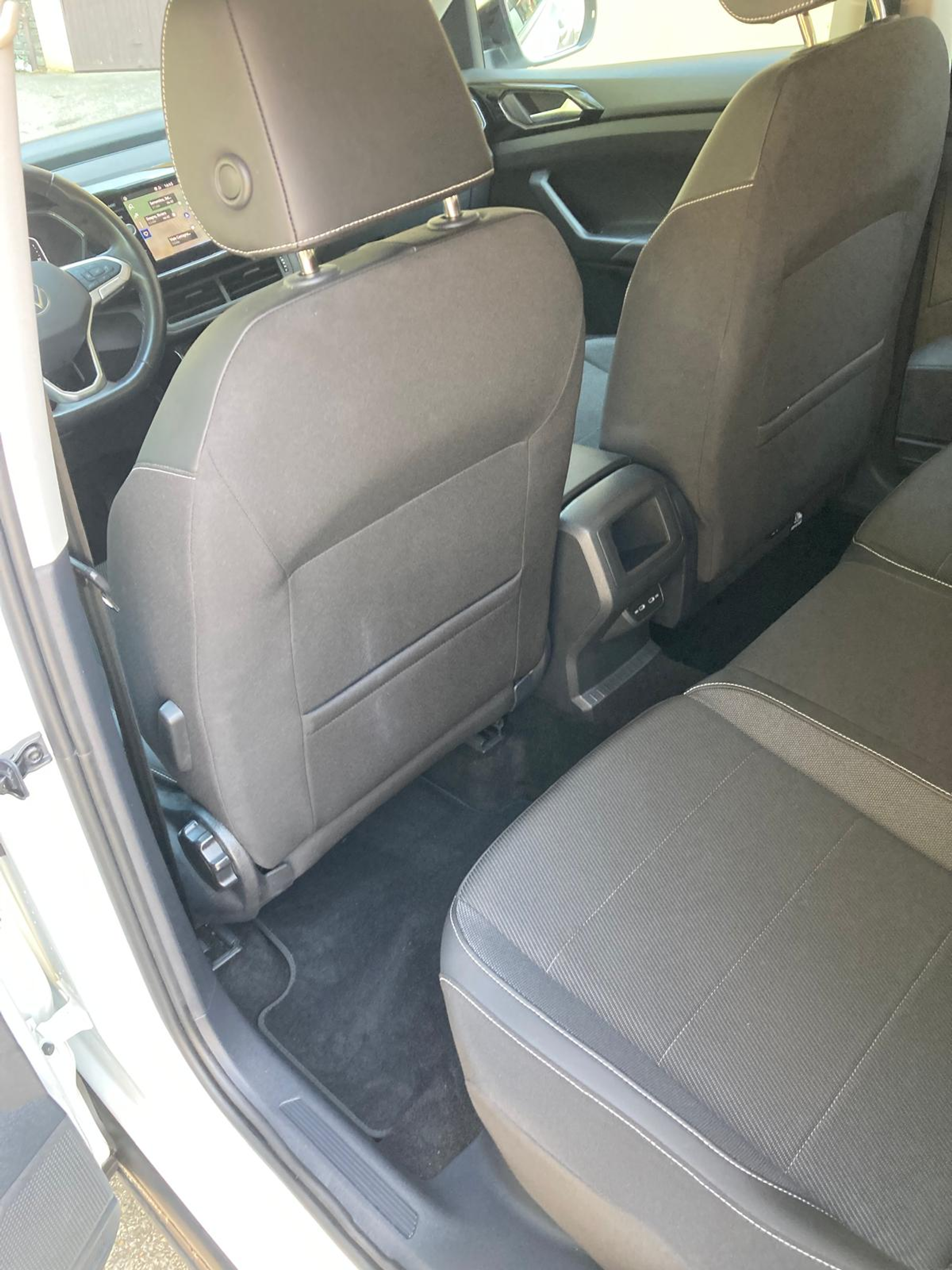 listing desktop thumbnail image 11