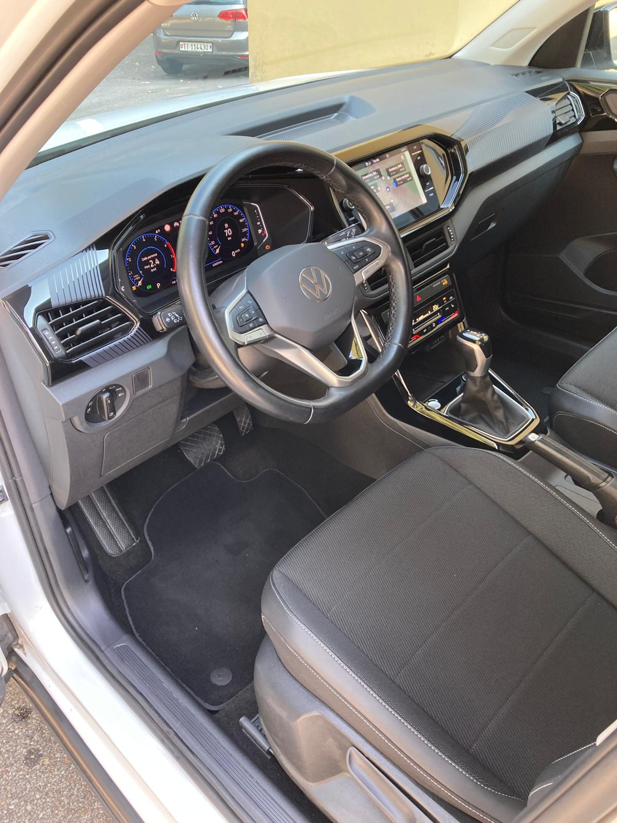 listing desktop thumbnail image 7