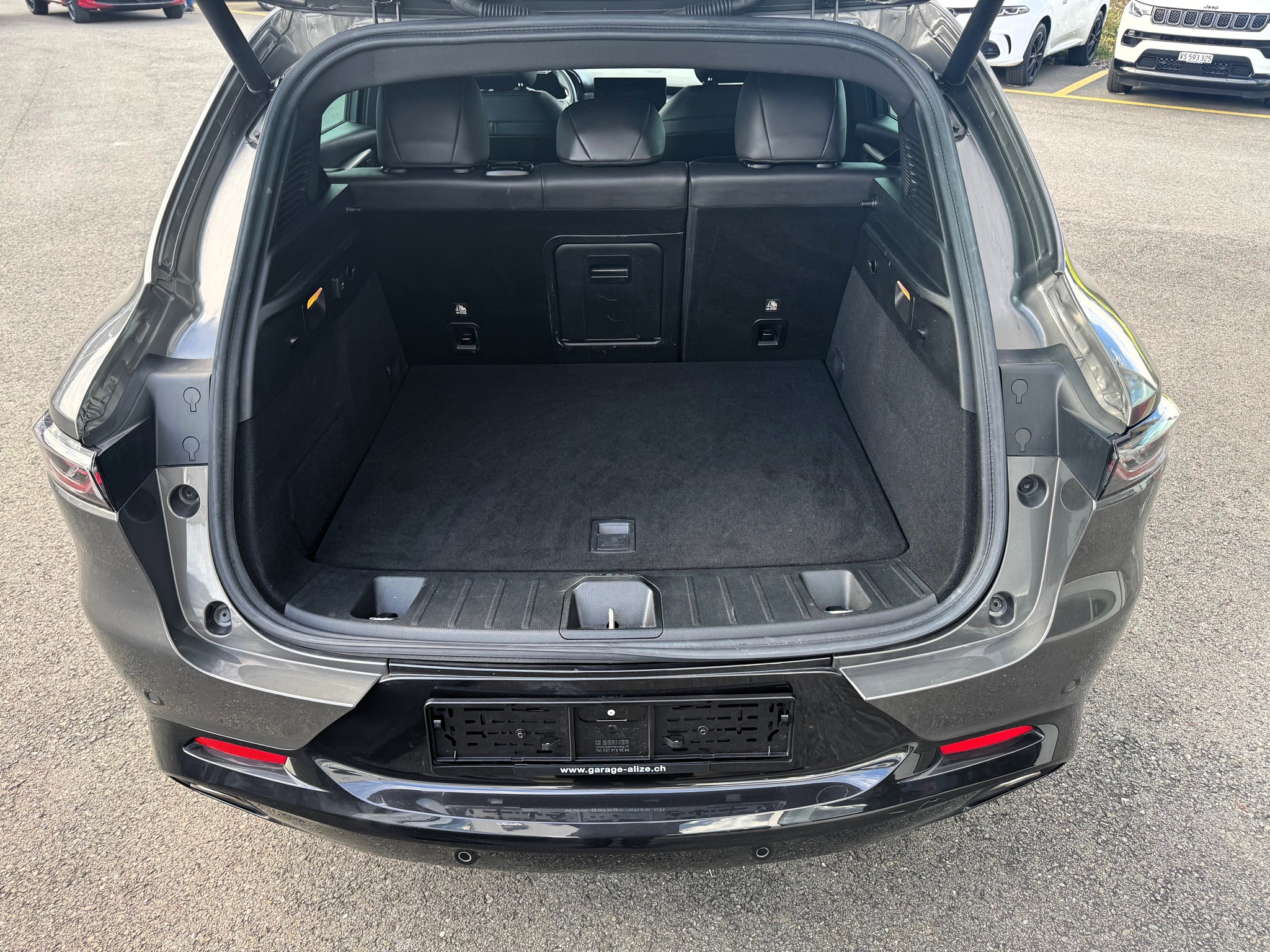 listing desktop thumbnail image 19