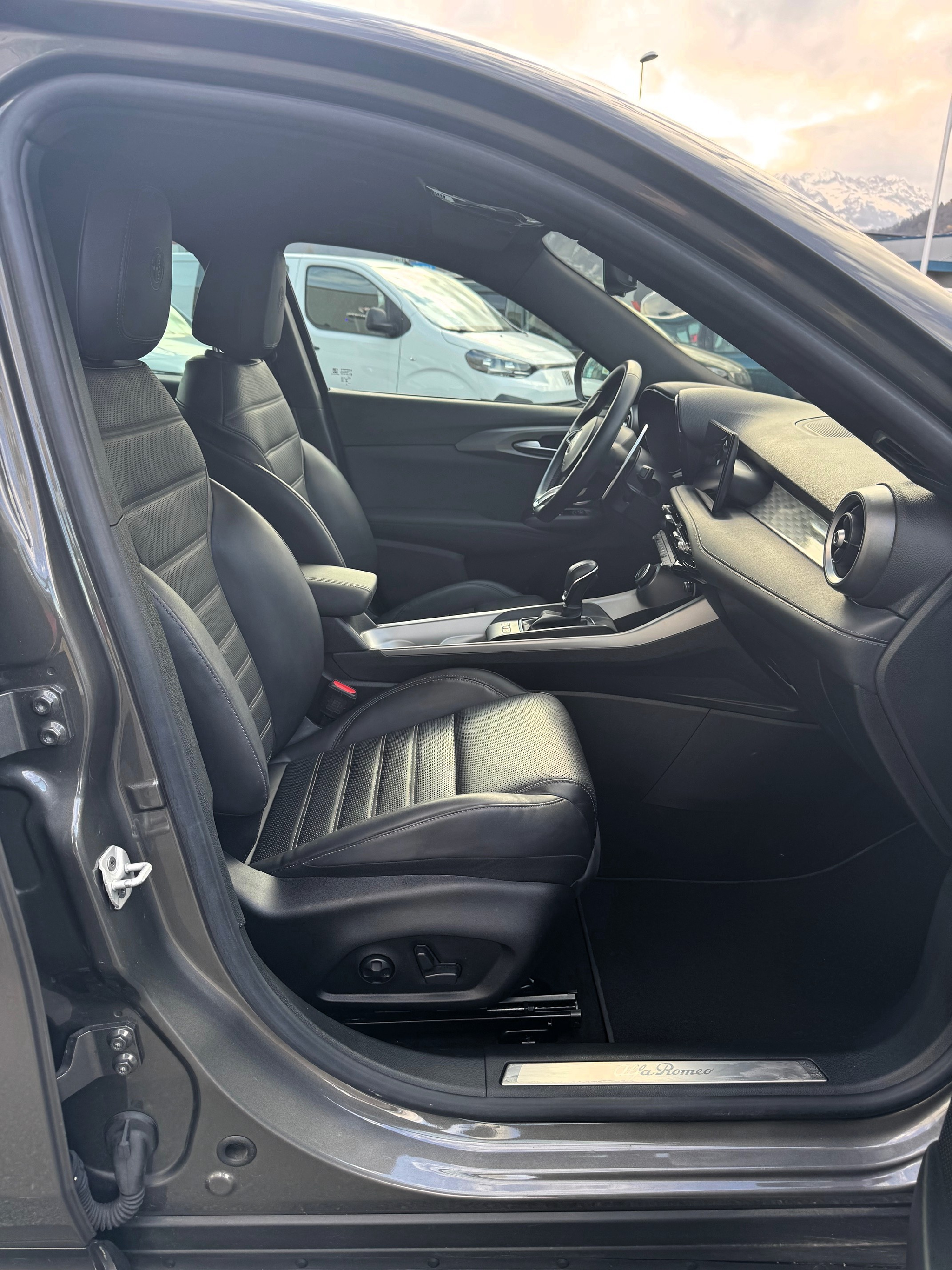 listing desktop thumbnail image 15