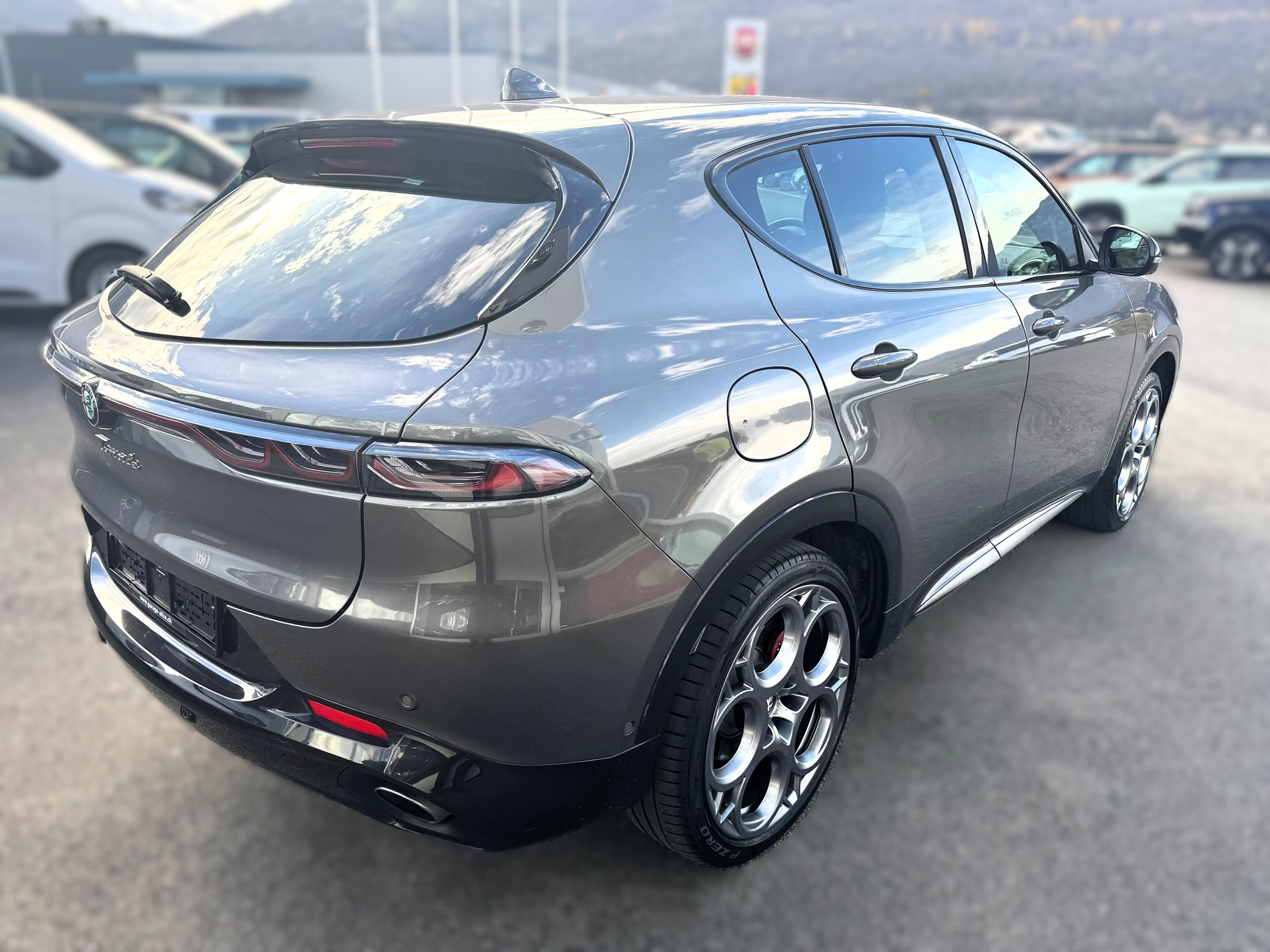 listing desktop thumbnail image 5