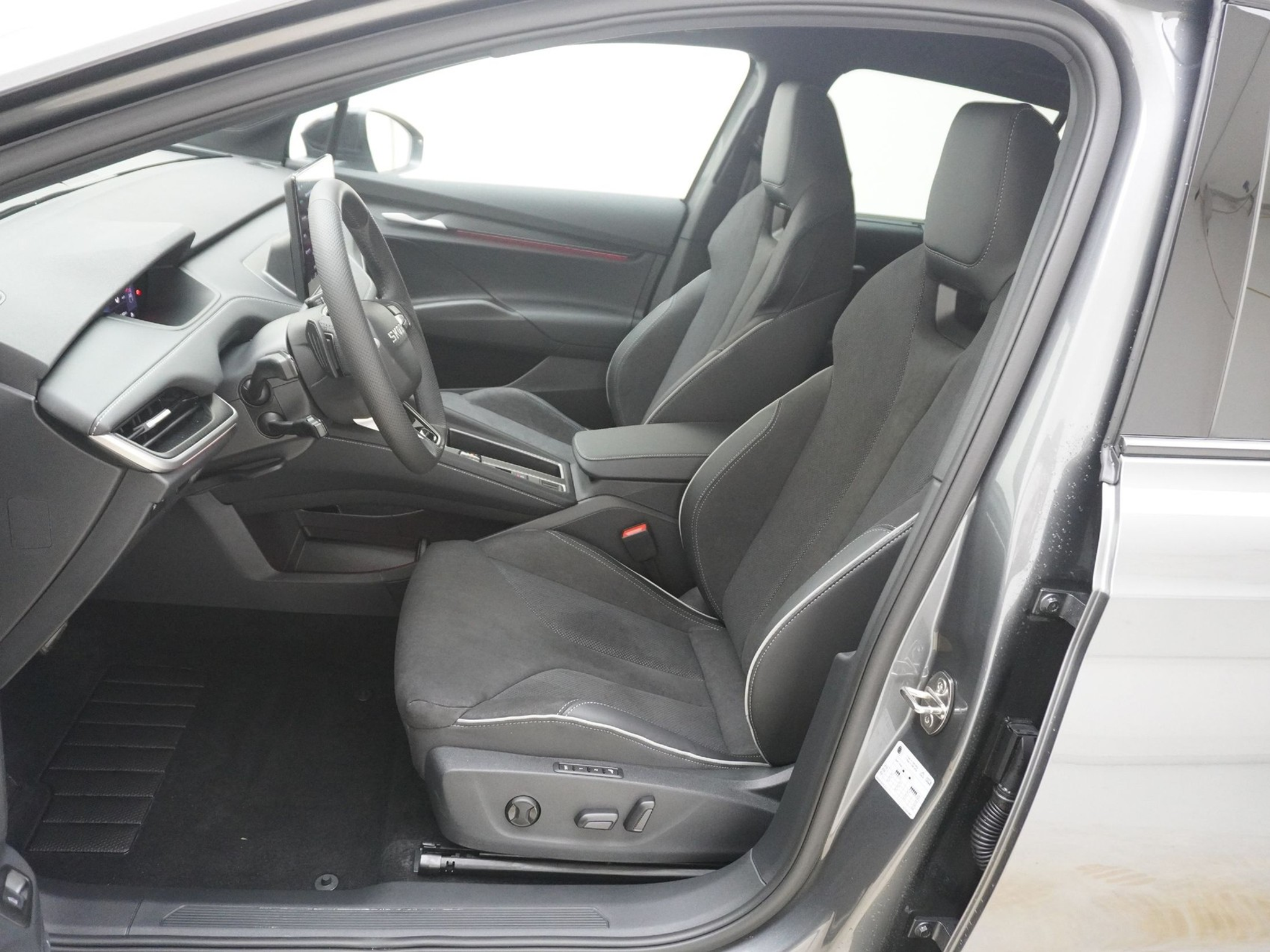 listing desktop thumbnail image 12